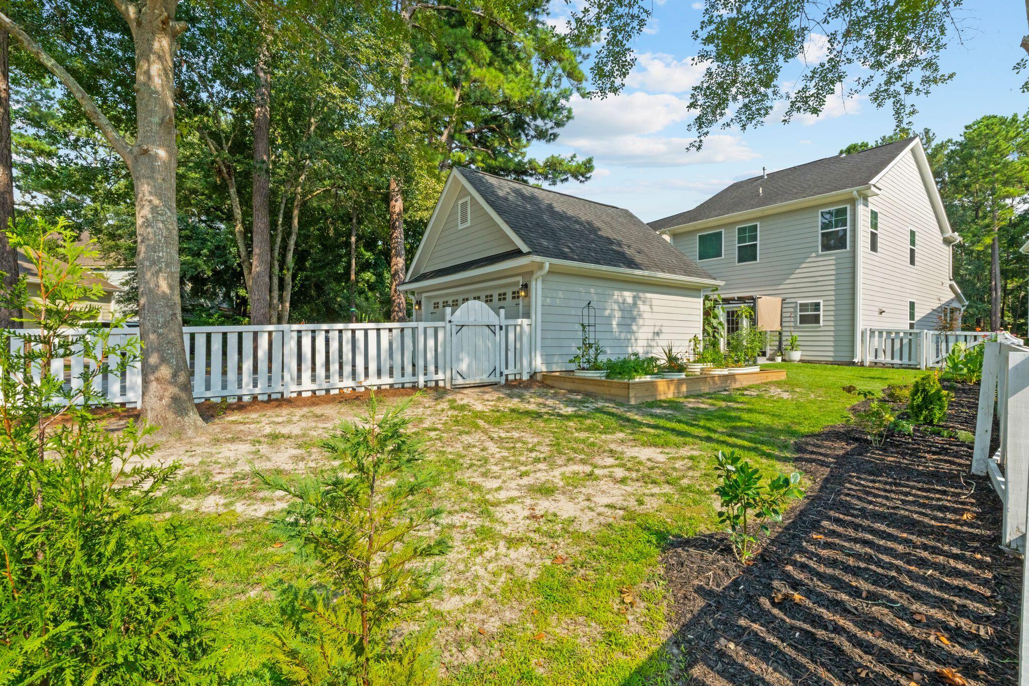 112 Turner Field Way