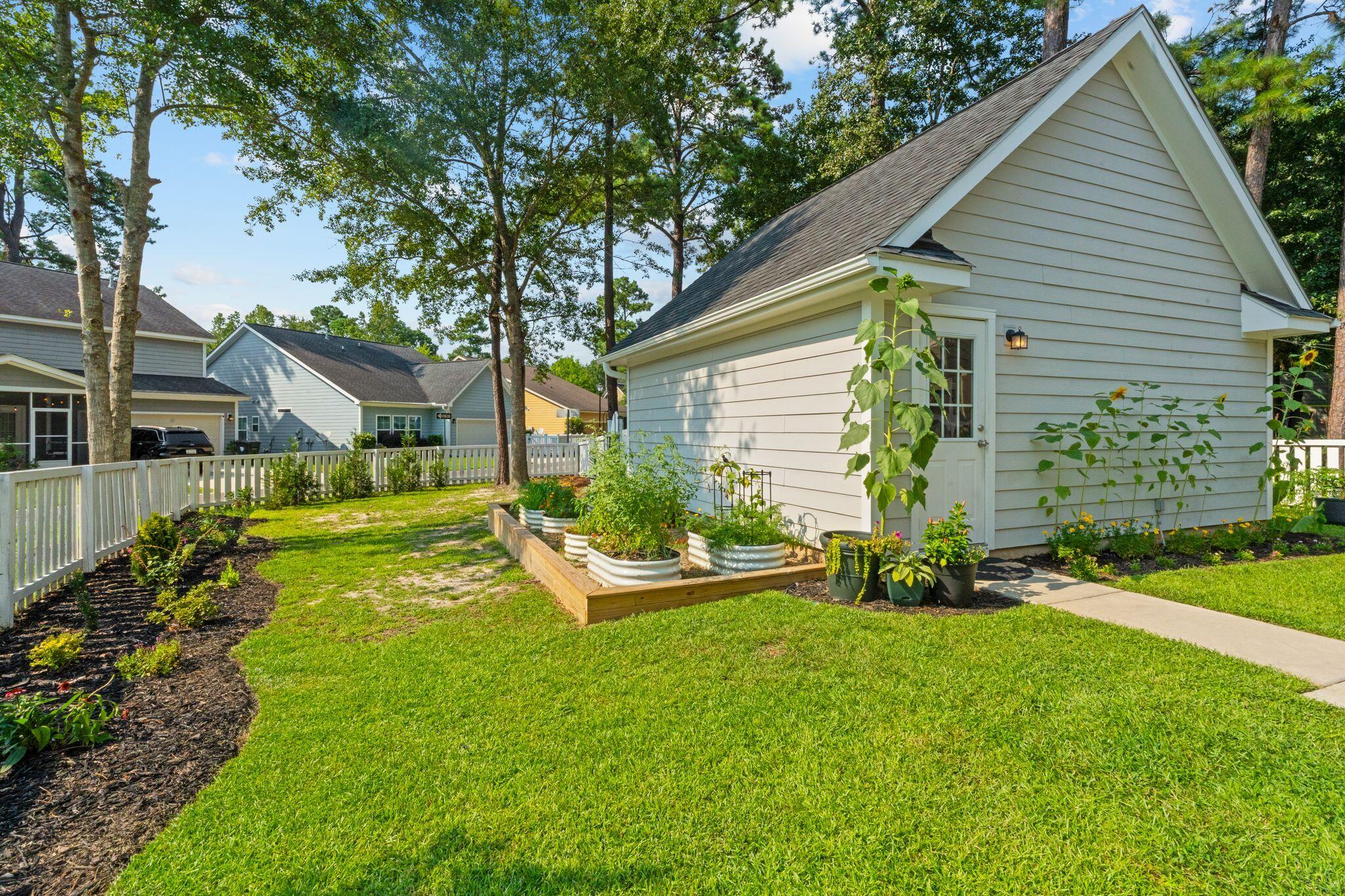 112 Turner Field Way