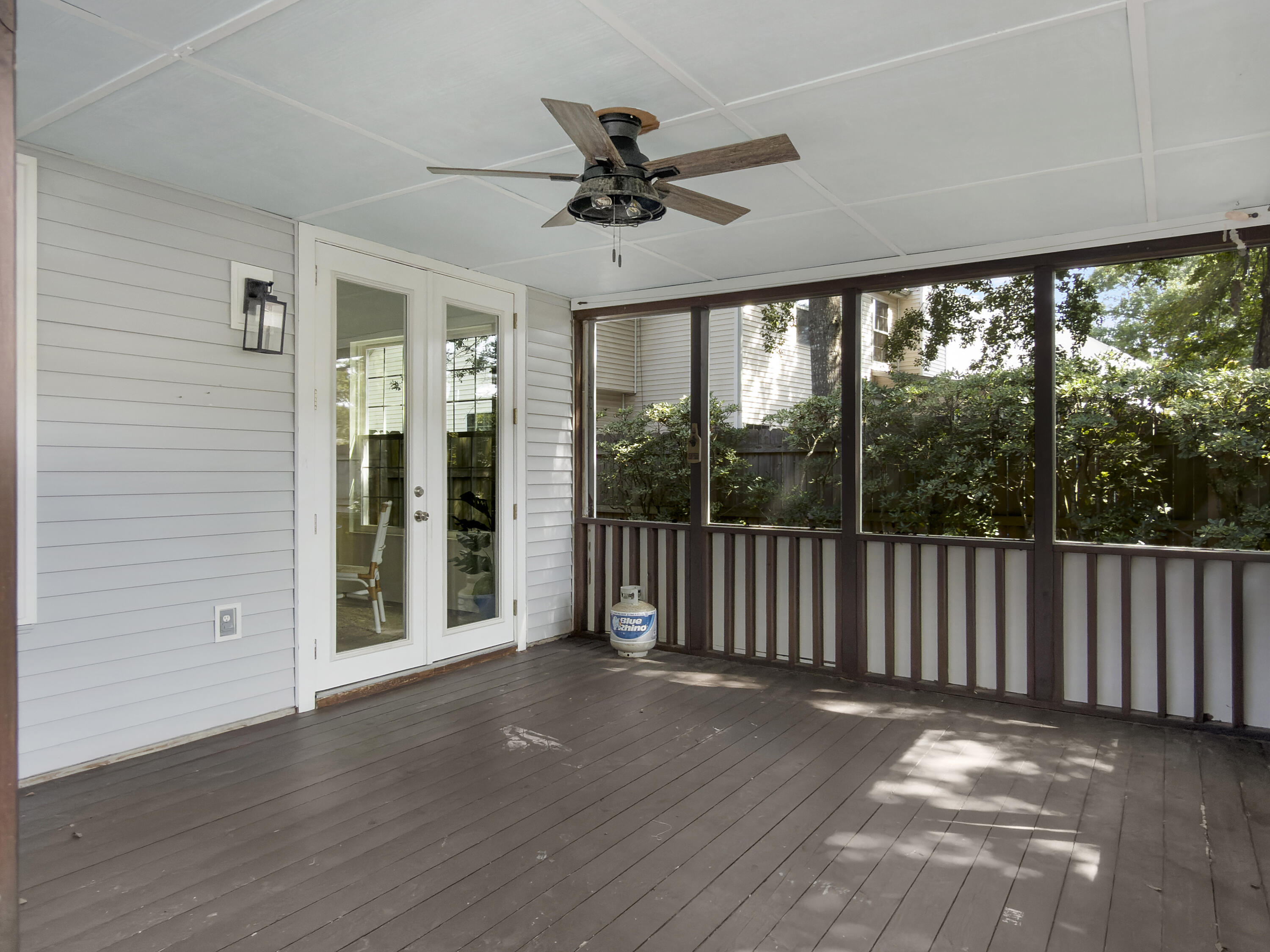 2085 Country Manor Drive