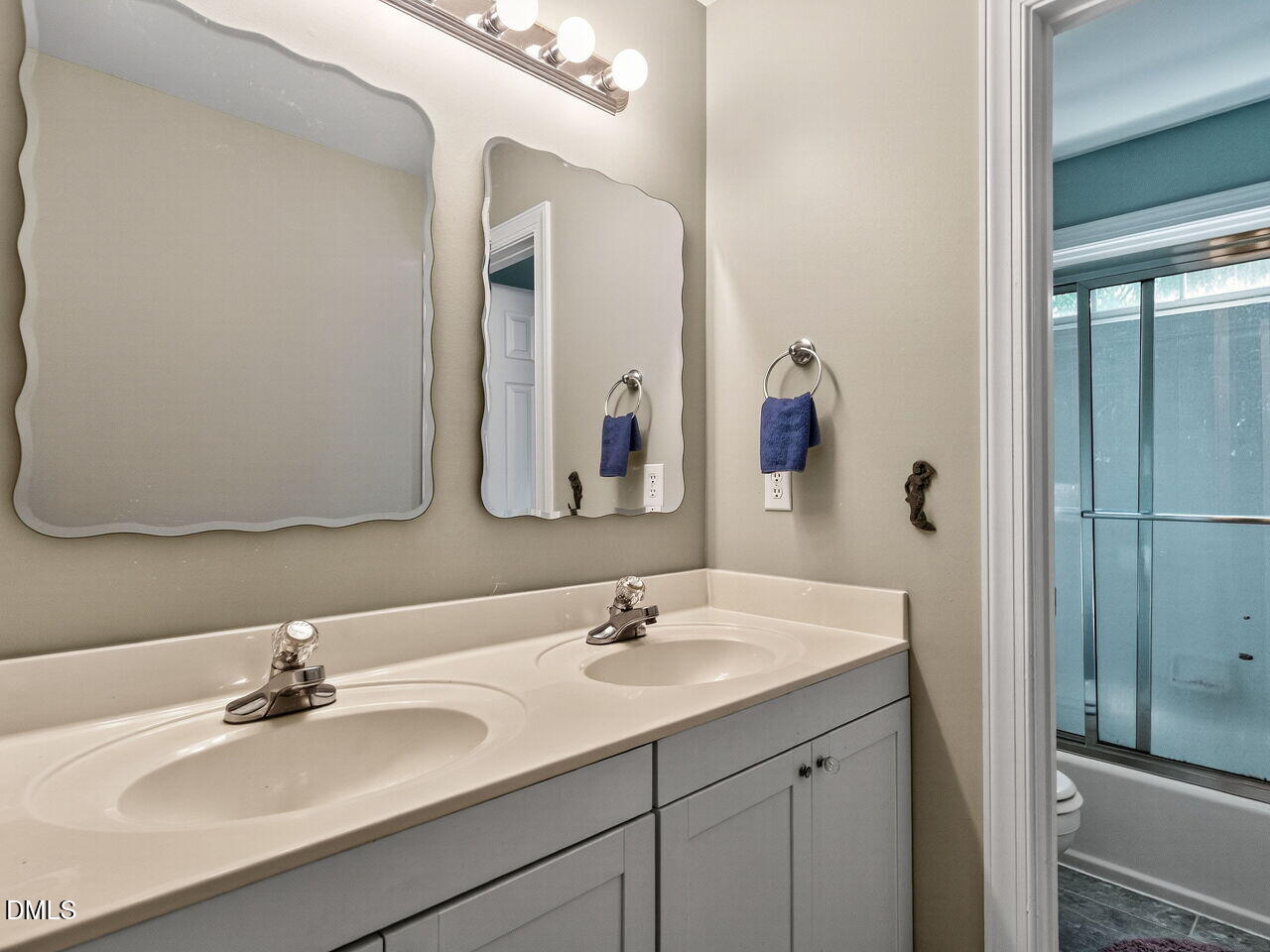 1208 Tartarian Trail, Apex