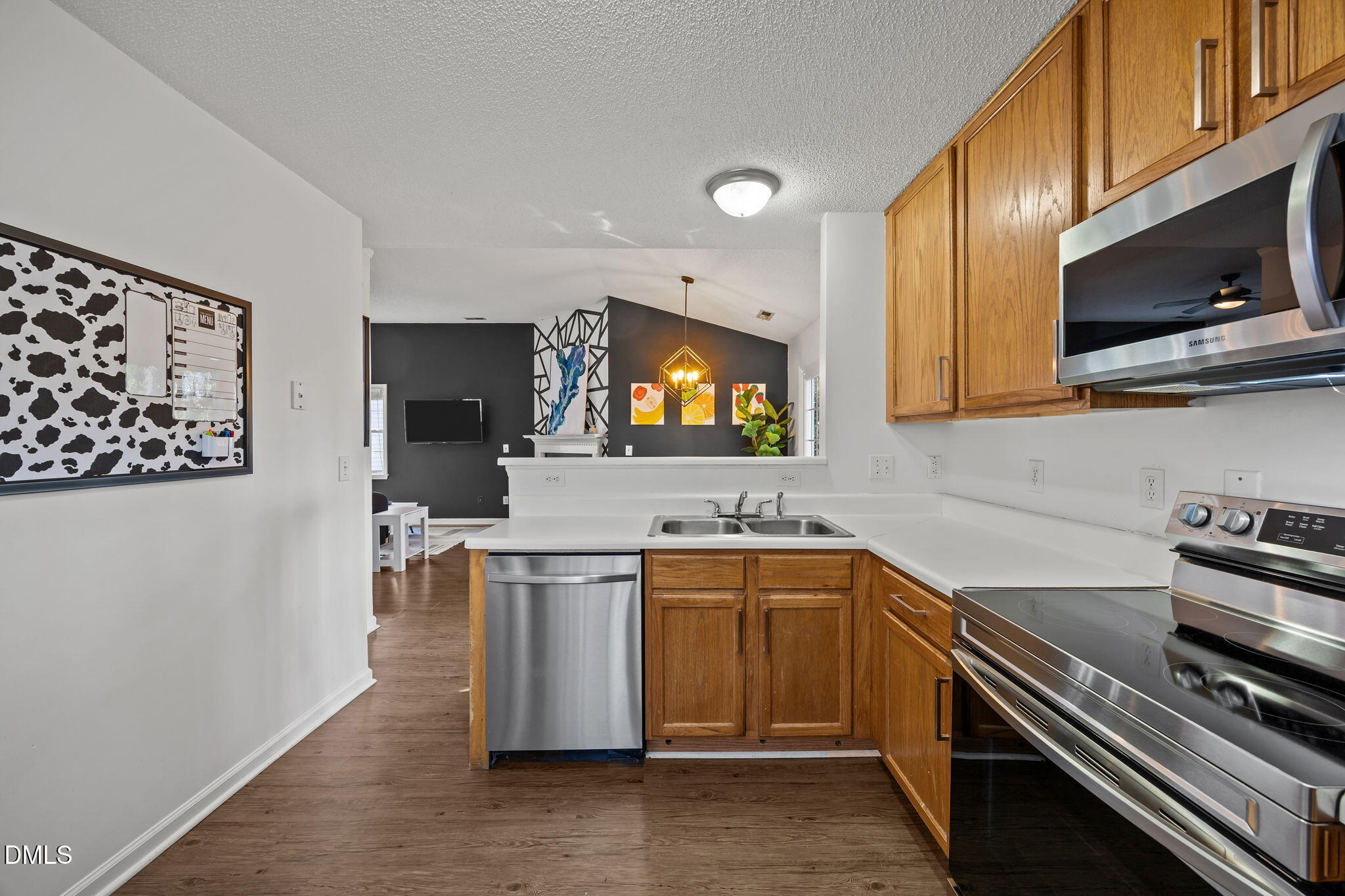 2208 Walnut Ridge Court