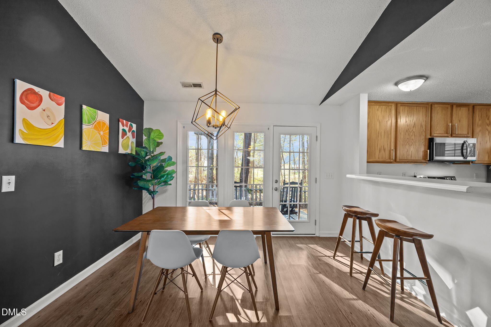 2208 Walnut Ridge Court