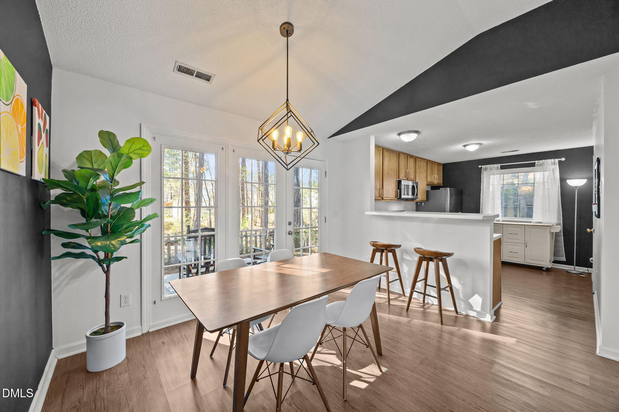2208 Walnut Ridge Court