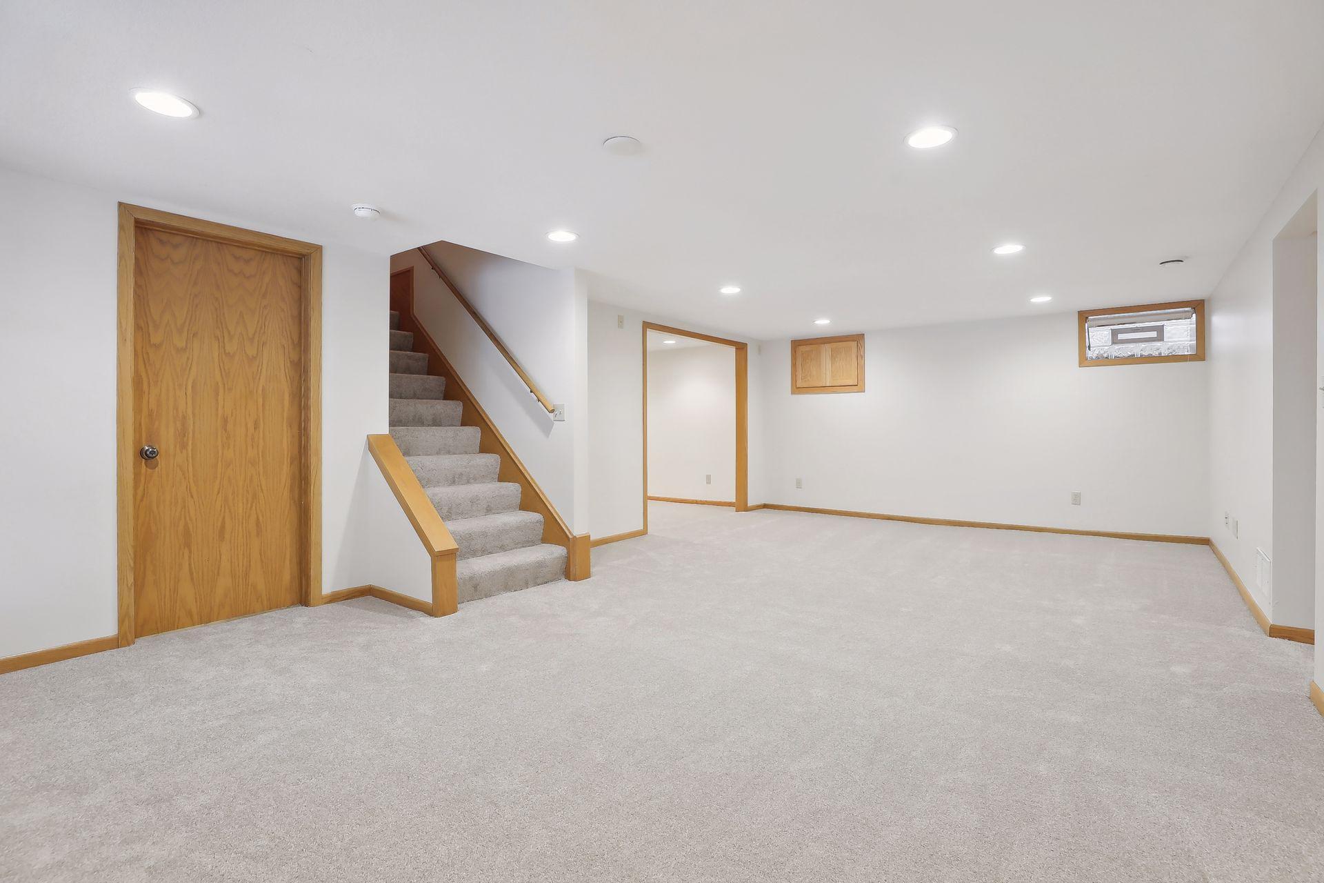 2117 Vernon Drive S