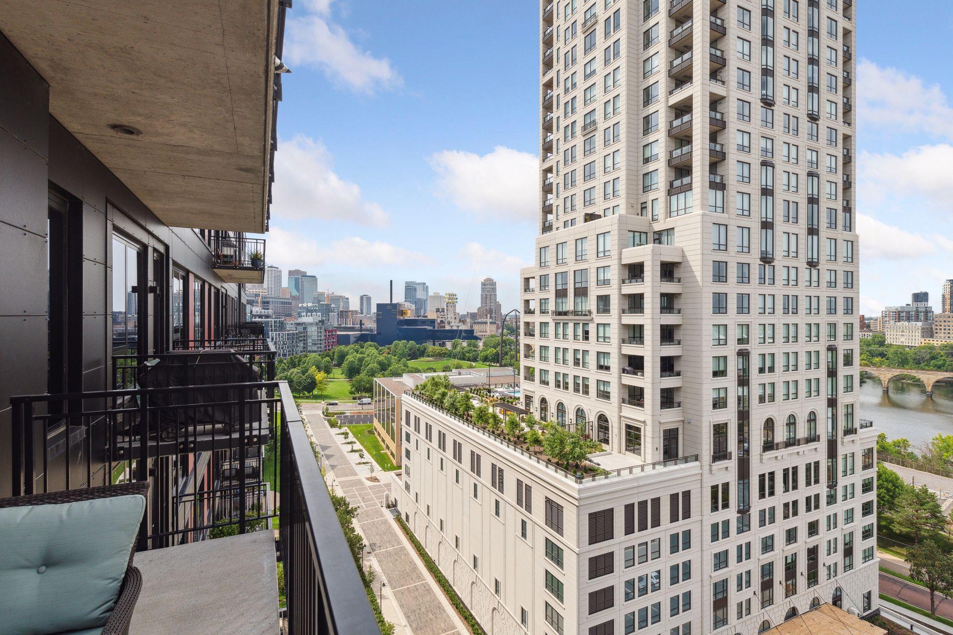 1240 2nd Street S Unit: 1128