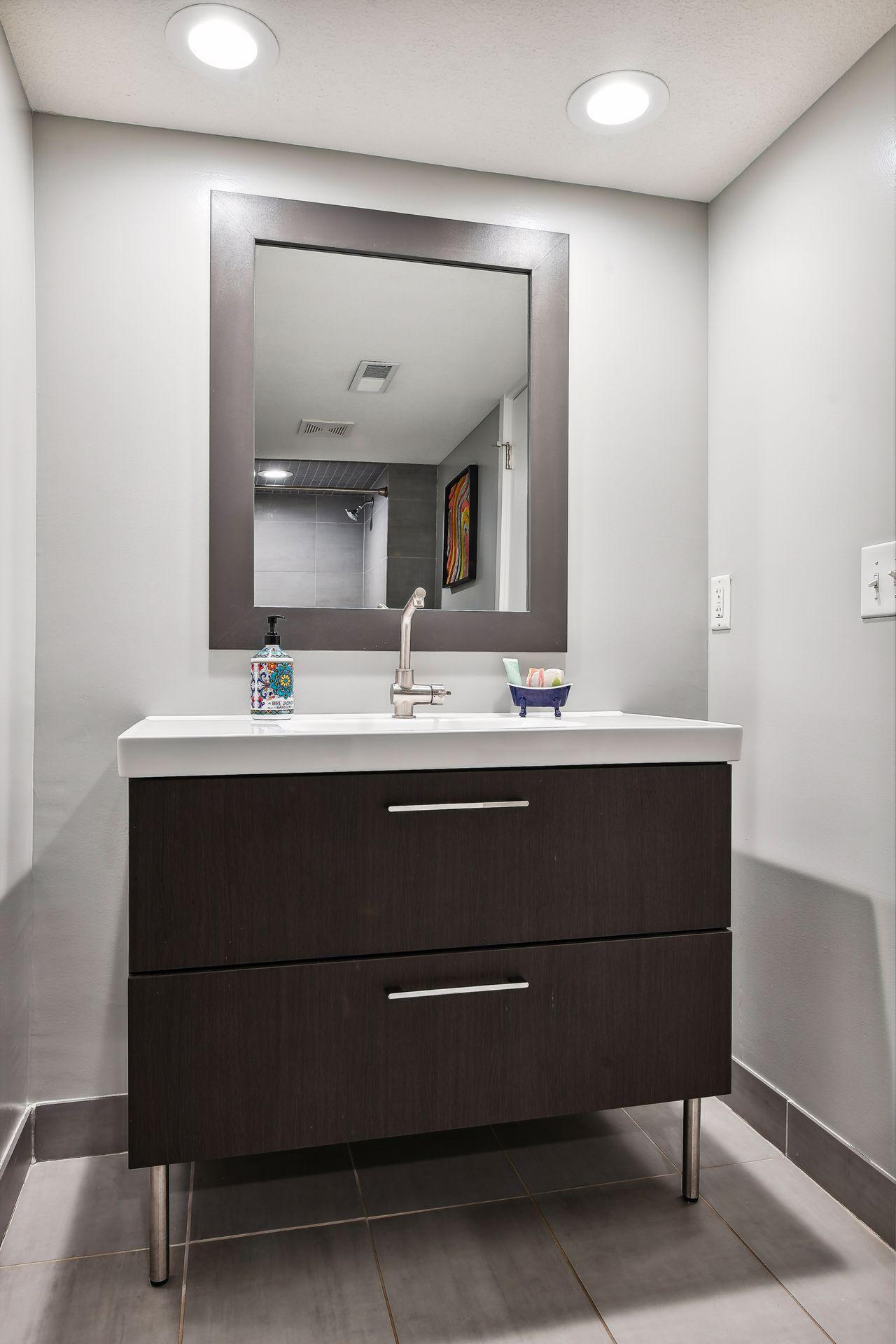 5832 Wooddale Avenue