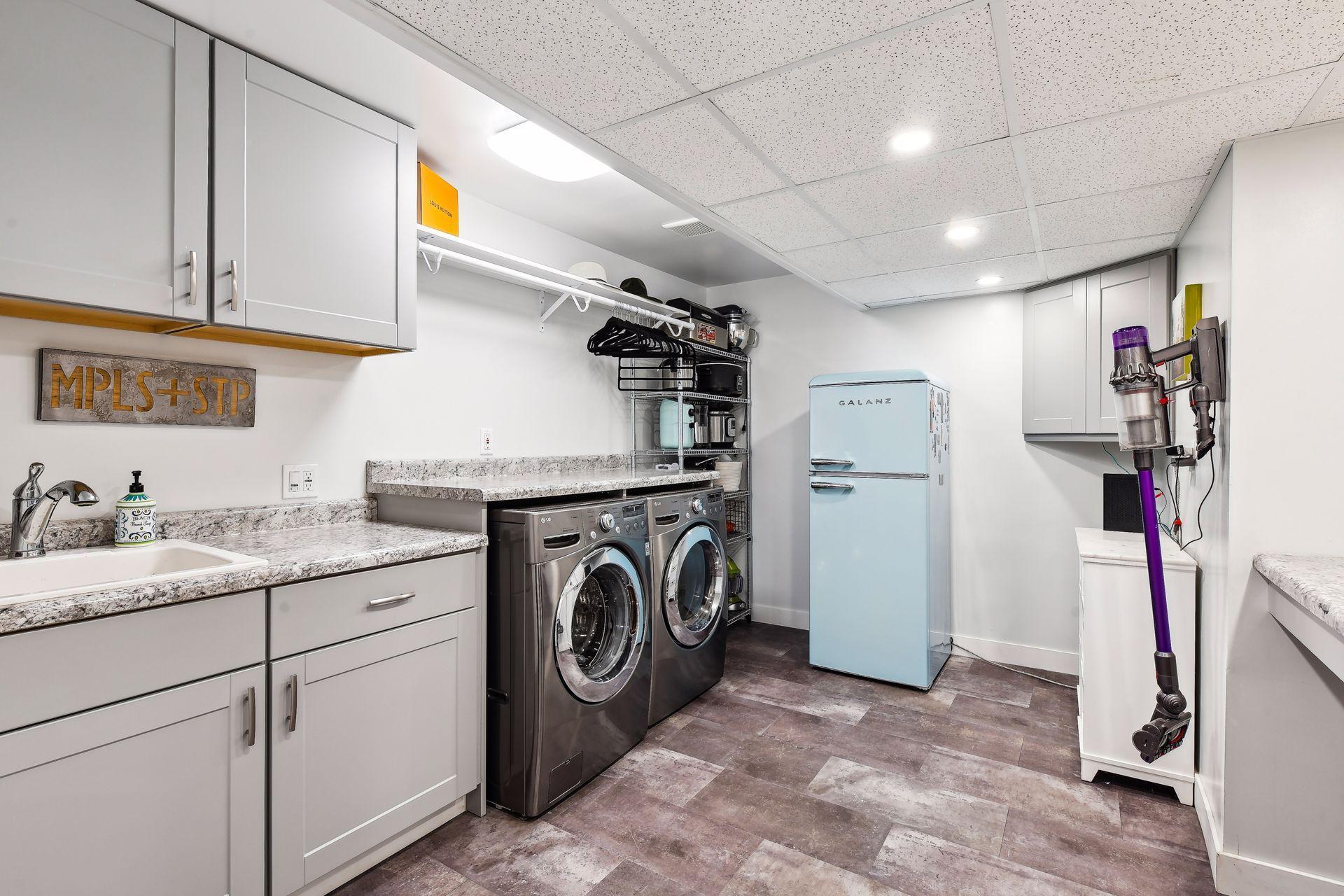 5832 Wooddale Avenue