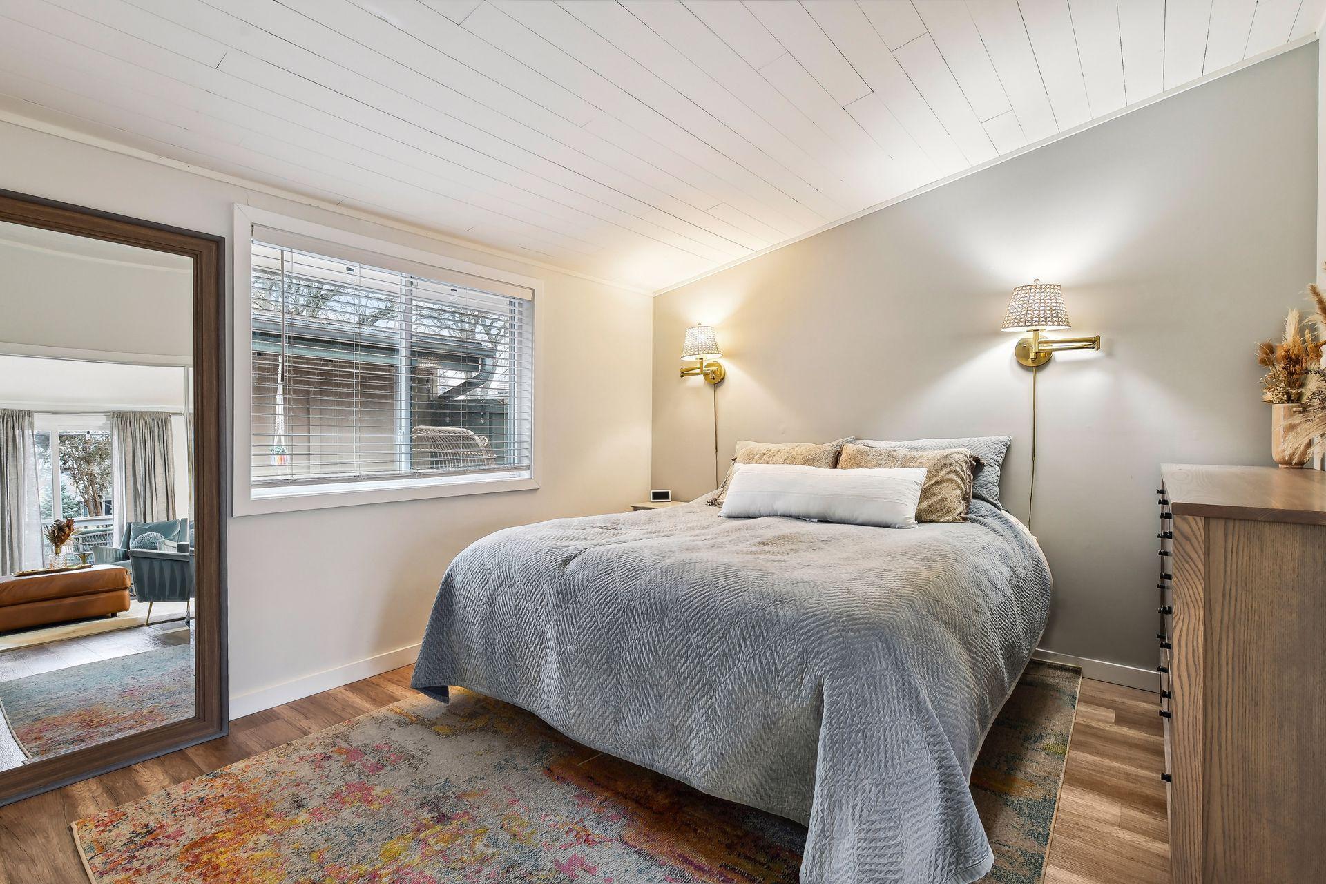 5832 Wooddale Avenue