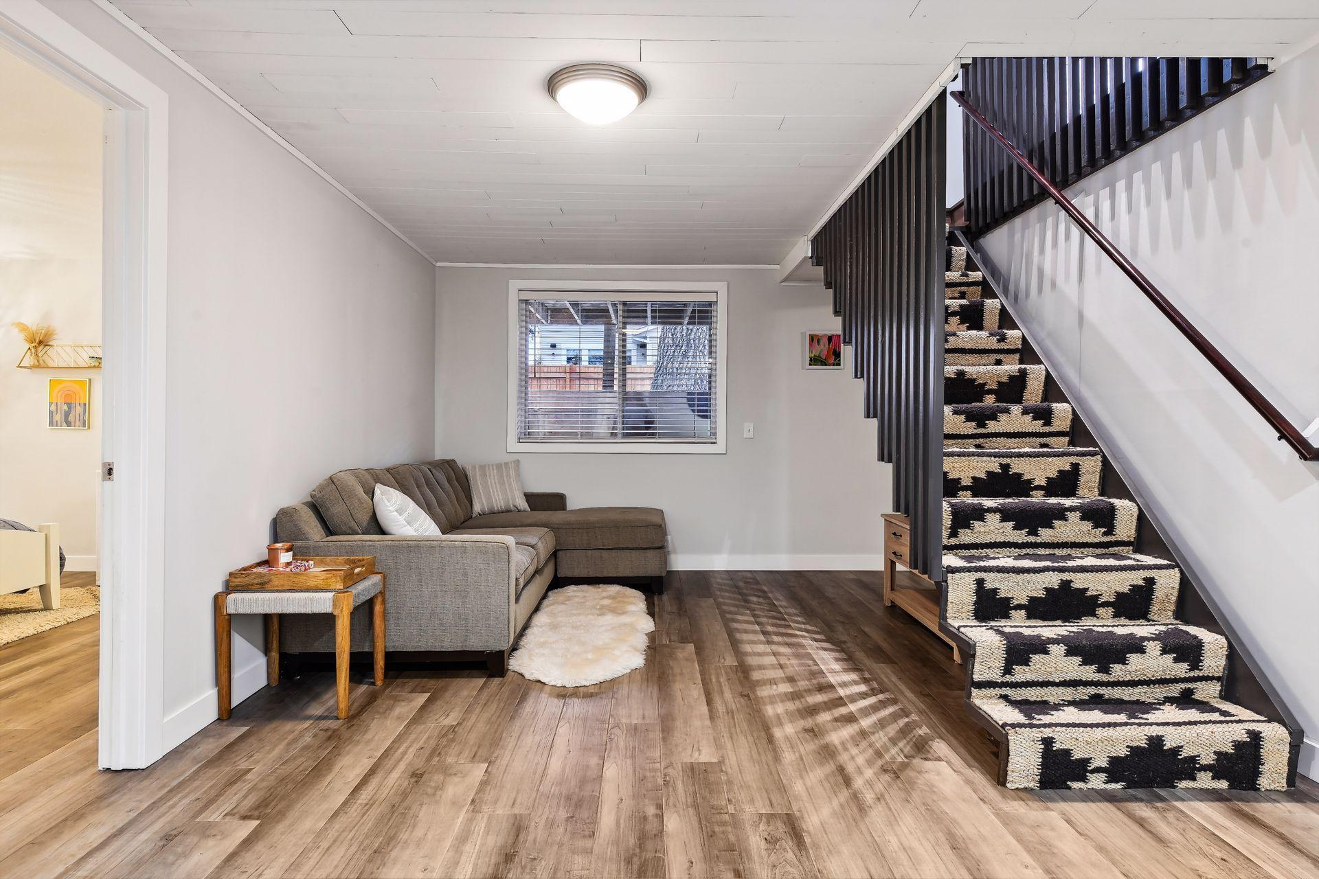 5832 Wooddale Avenue