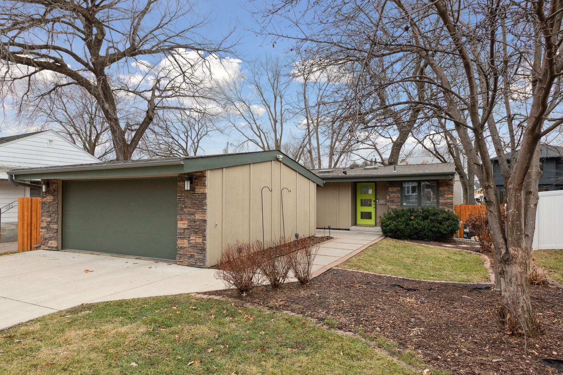 5832 Wooddale Avenue