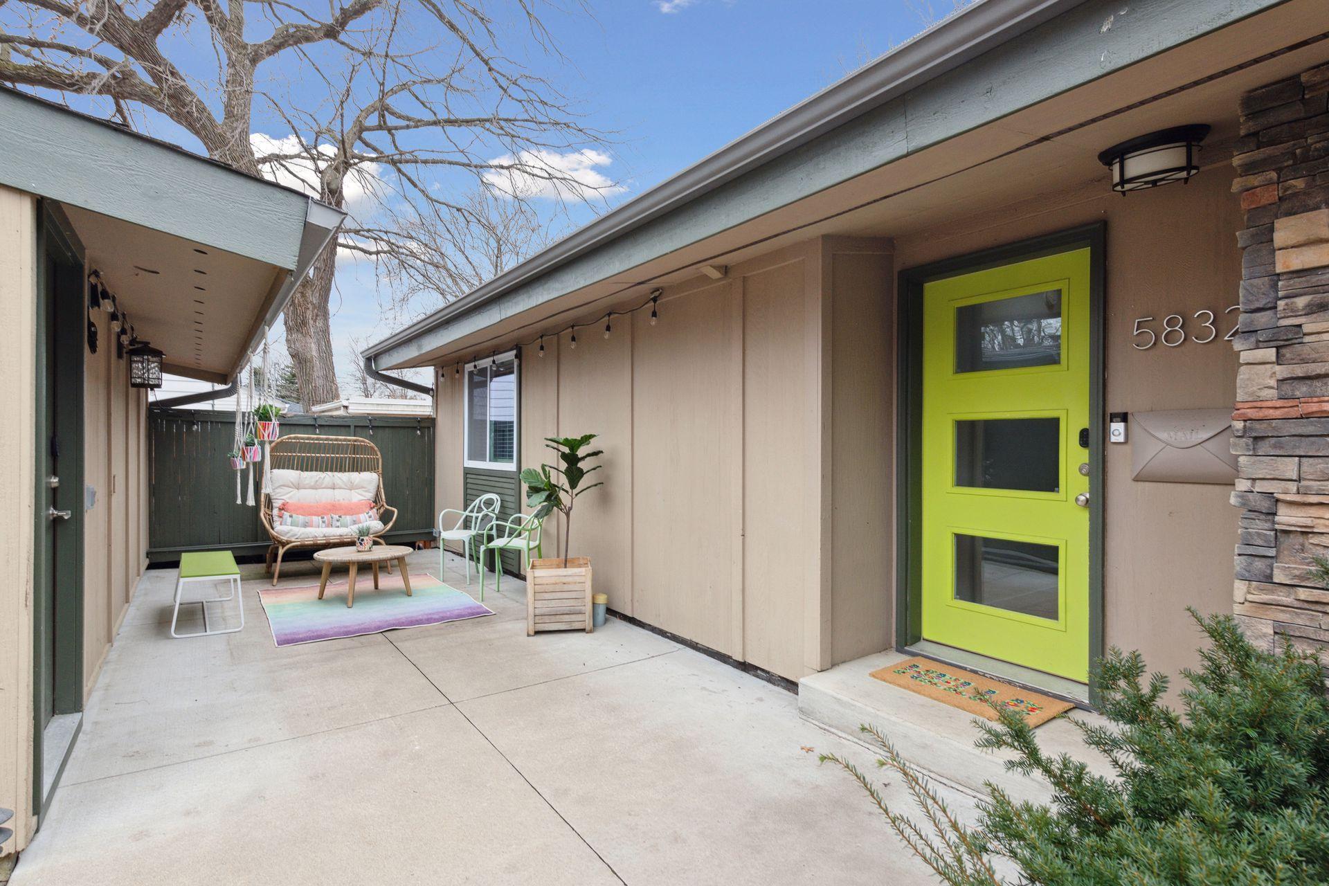 5832 Wooddale Avenue