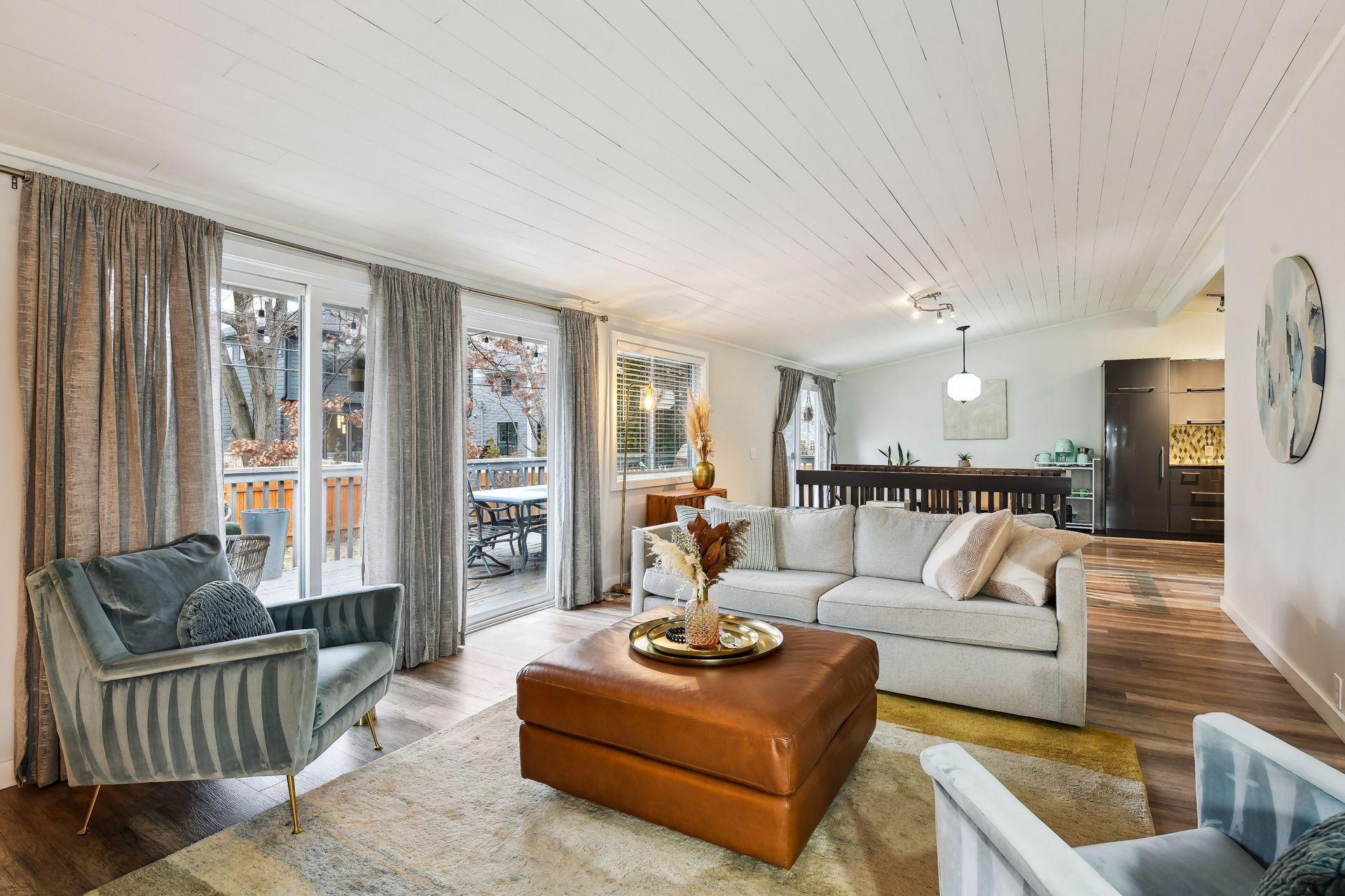 5832 Wooddale Avenue