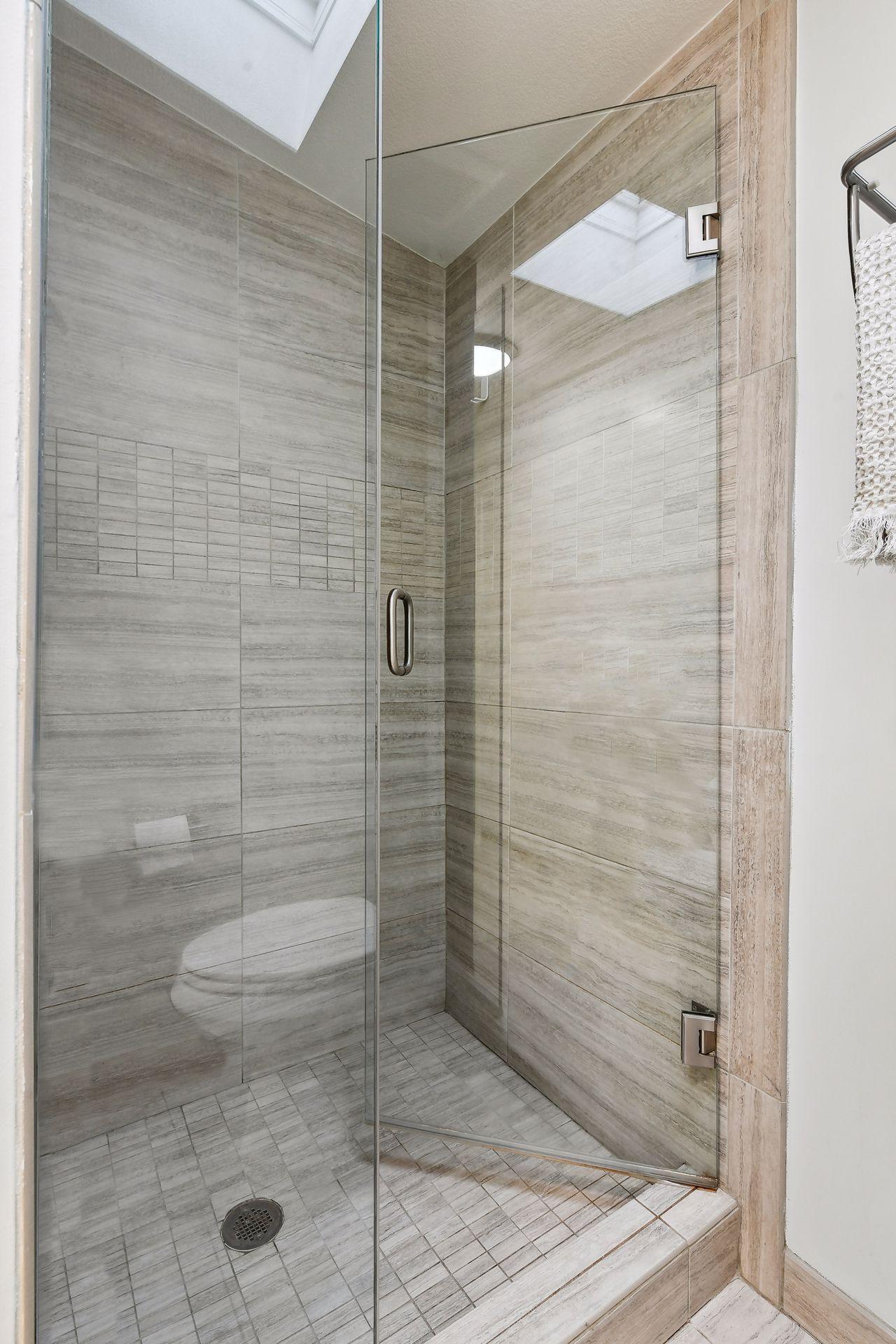 5832 Wooddale Avenue