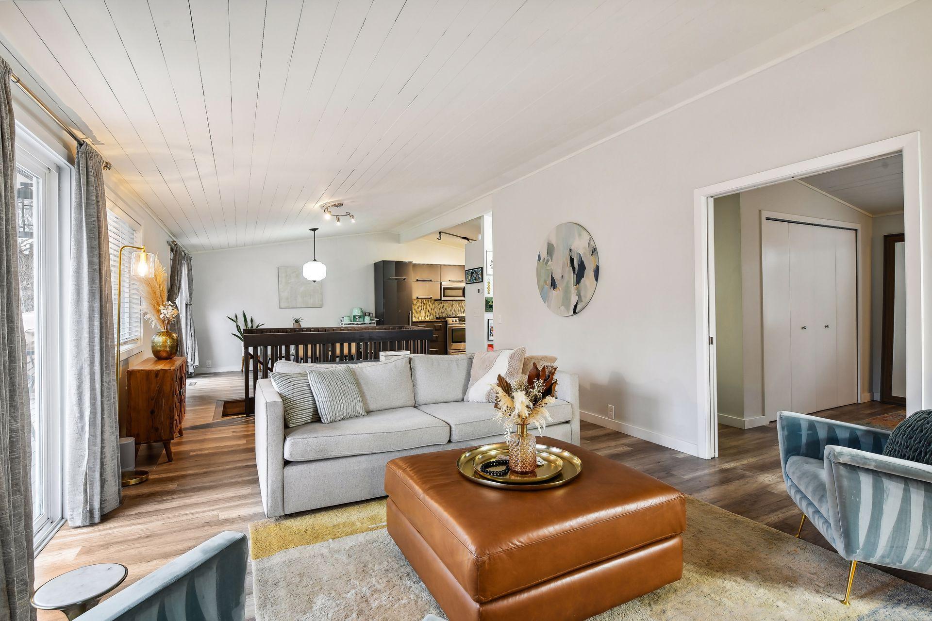 5832 Wooddale Avenue