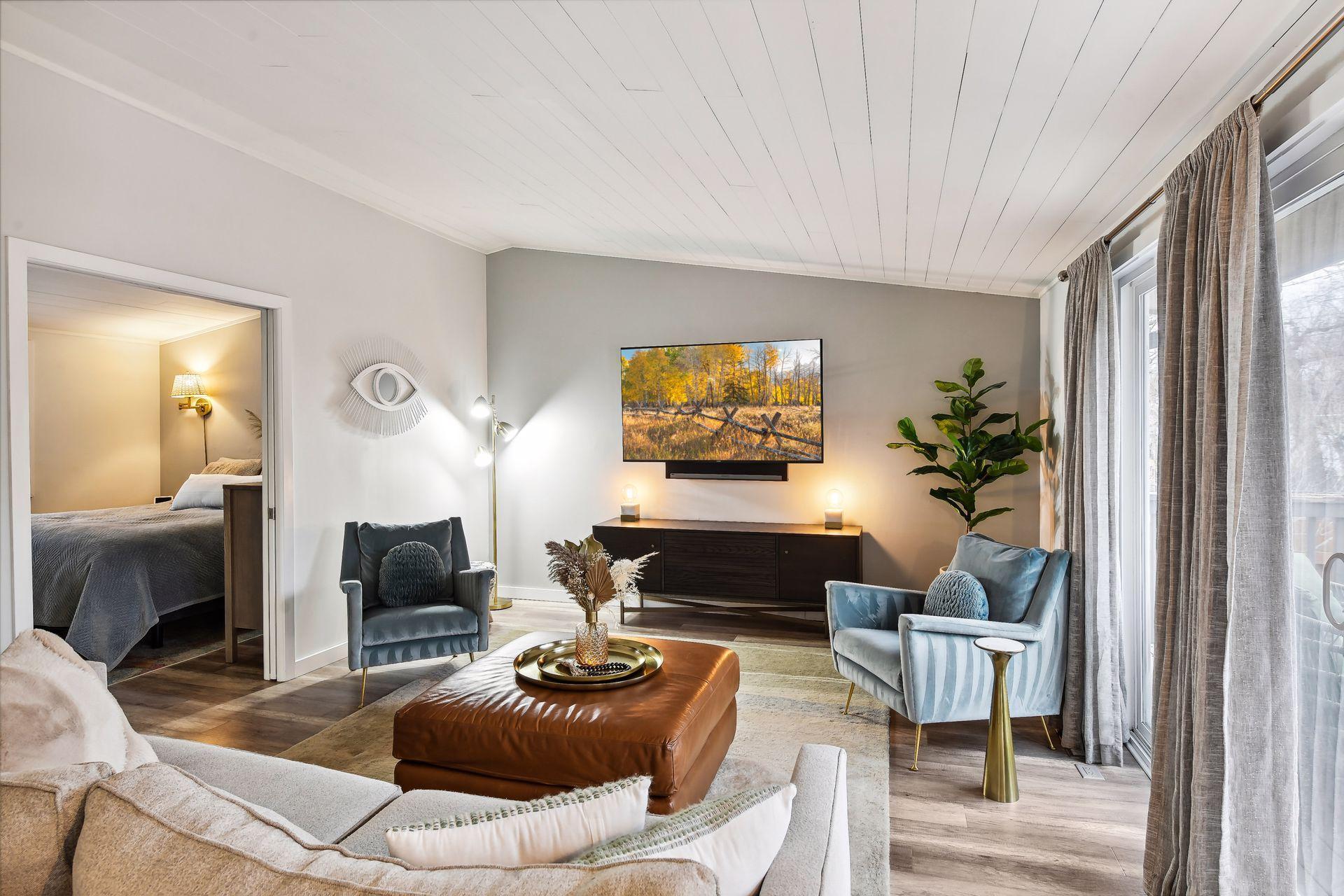 5832 Wooddale Avenue