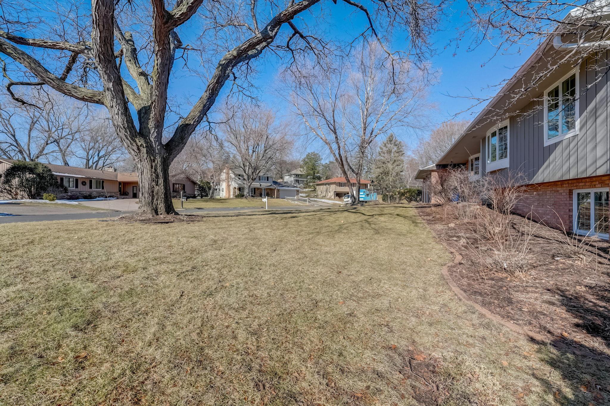 7015 Lanham Lane
