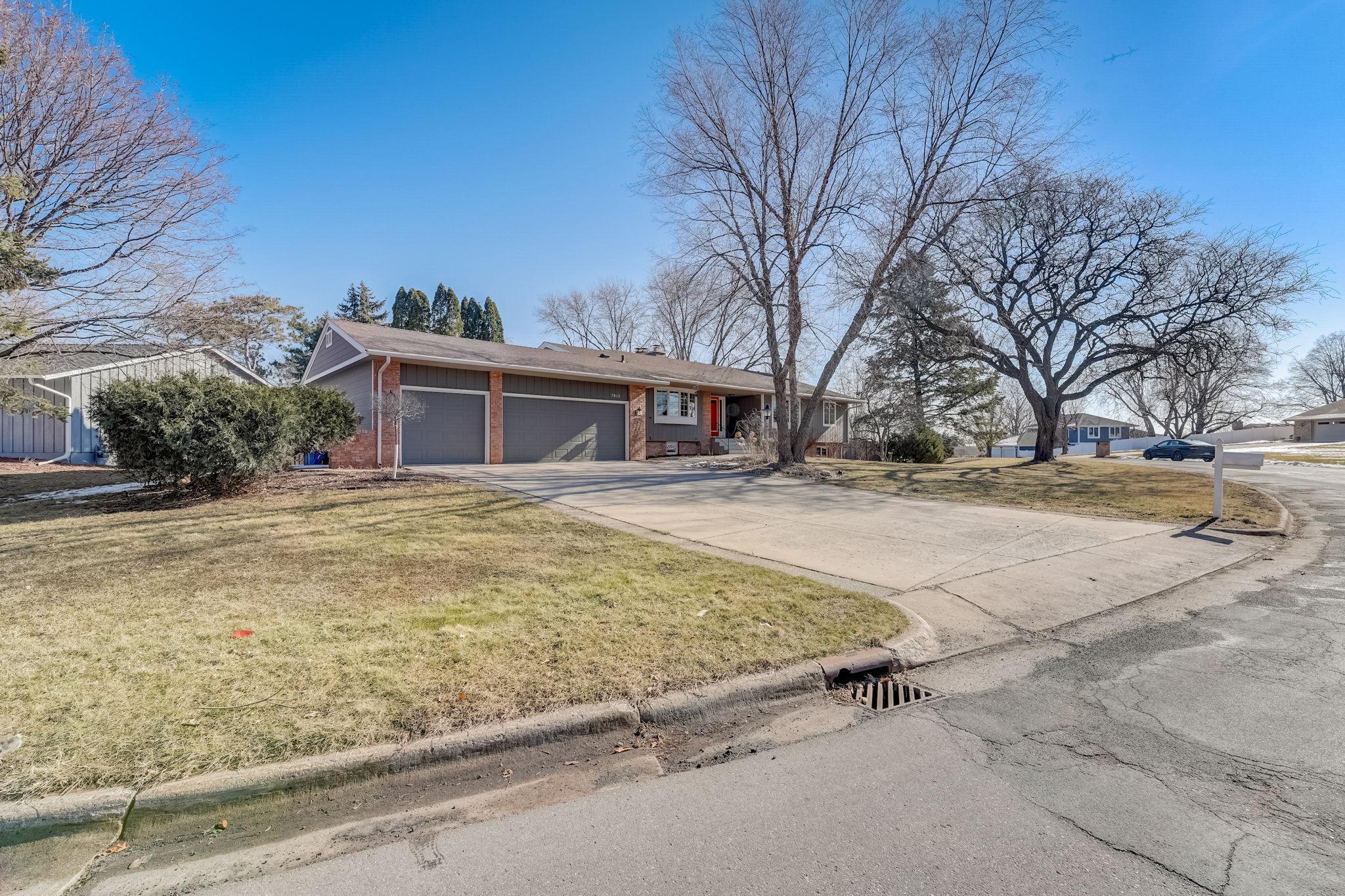 7015 Lanham Lane