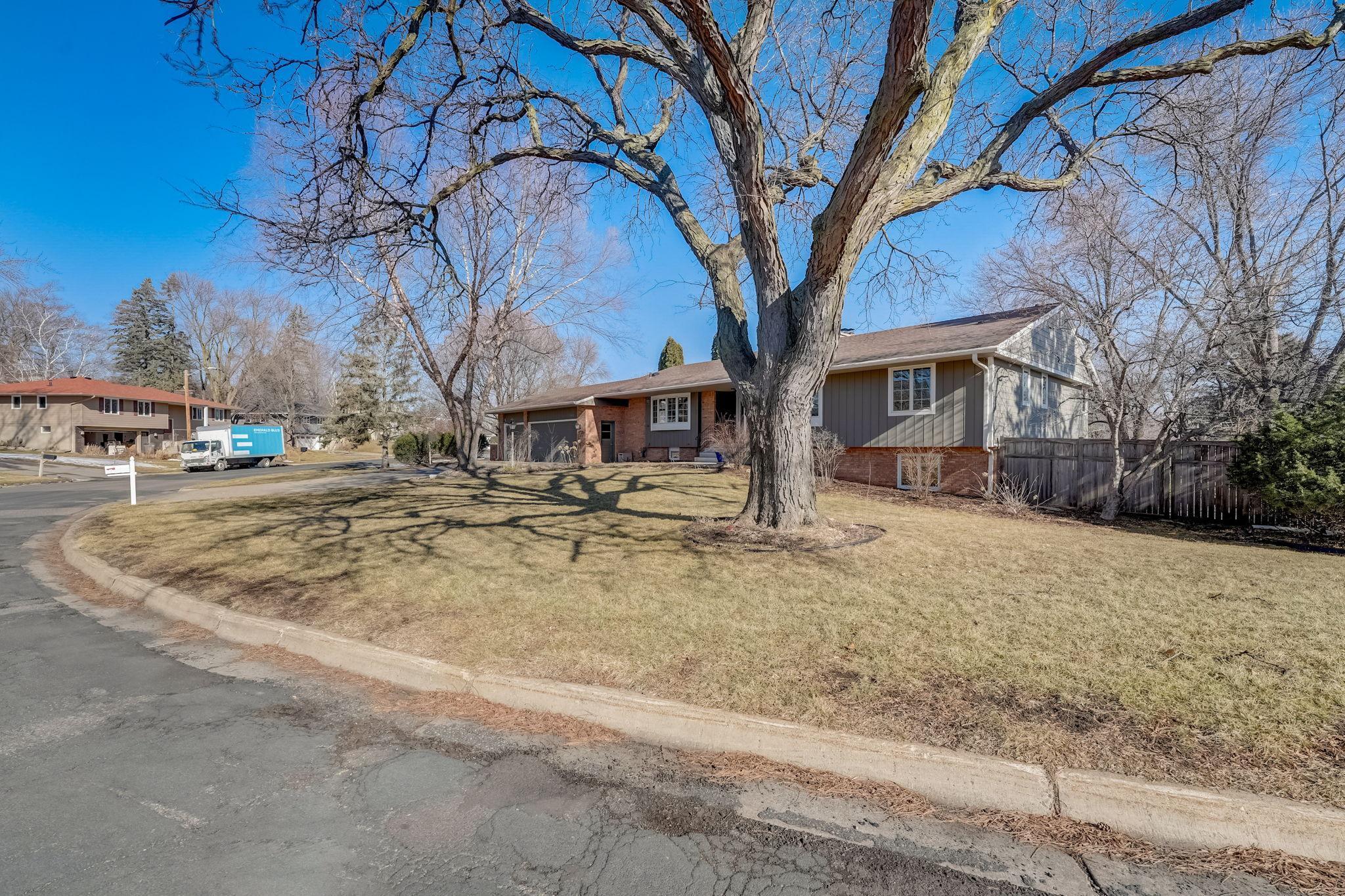 7015 Lanham Lane