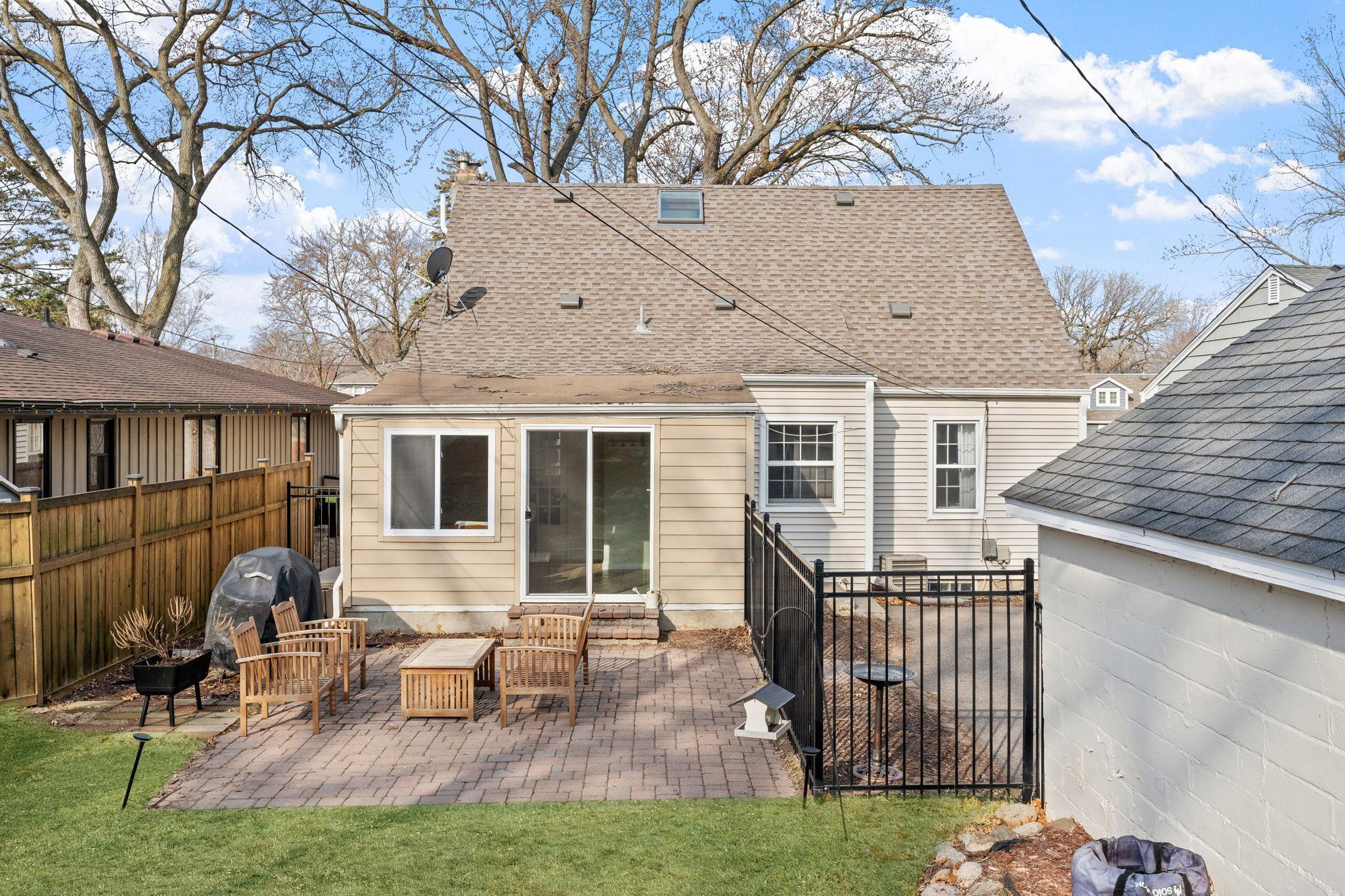 5837 Wooddale Avenue