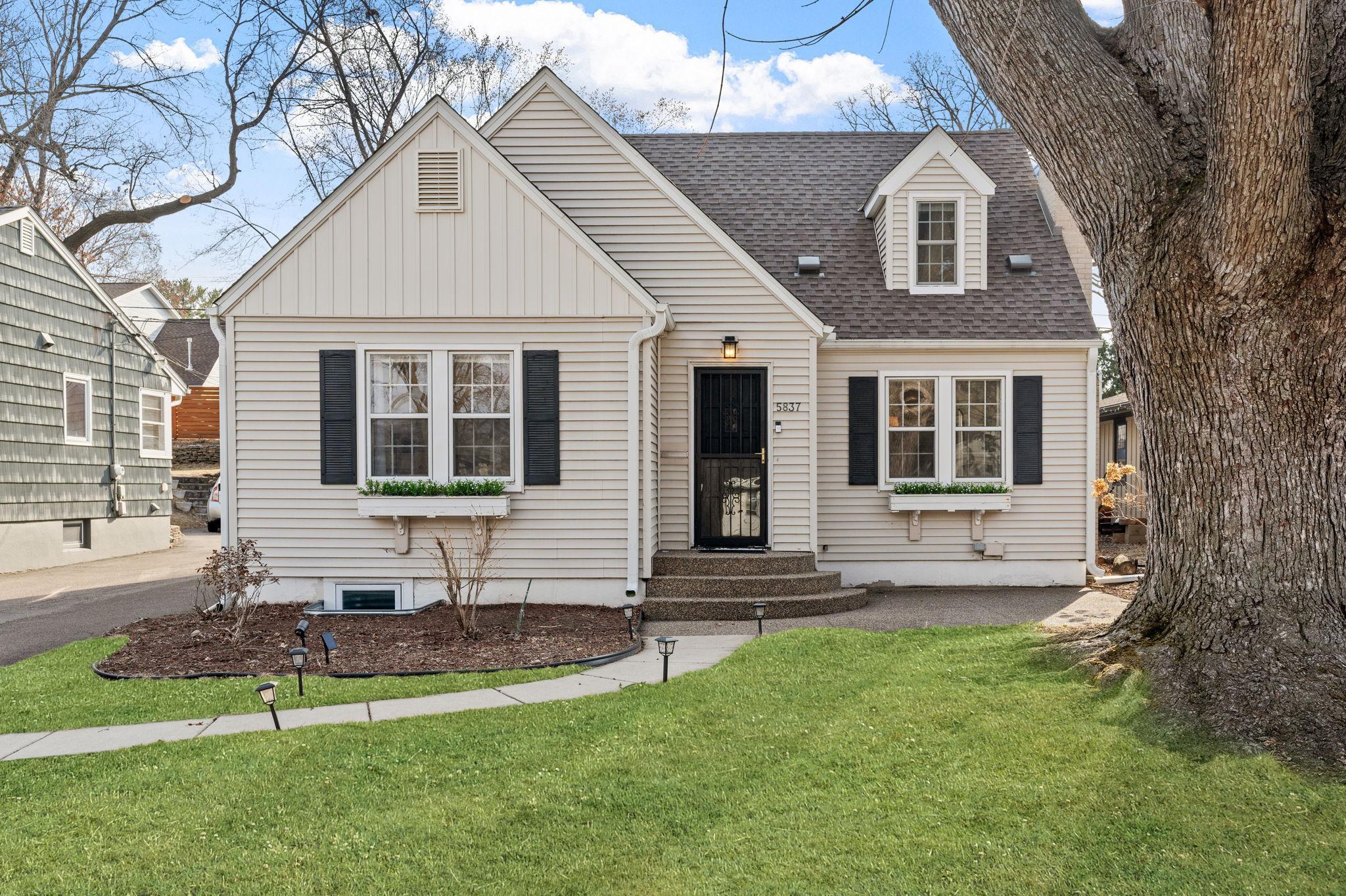 5837 Wooddale Avenue