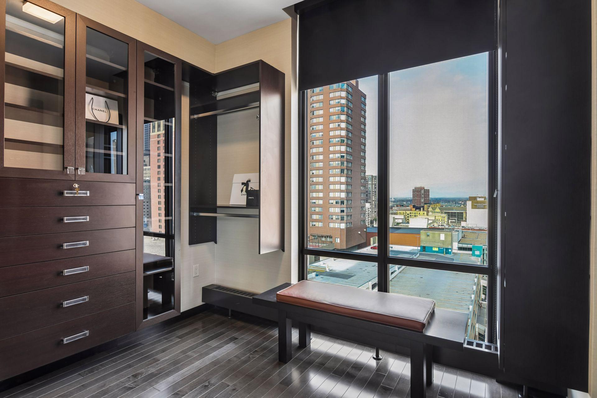 201 S 11th Street Unit: 1120