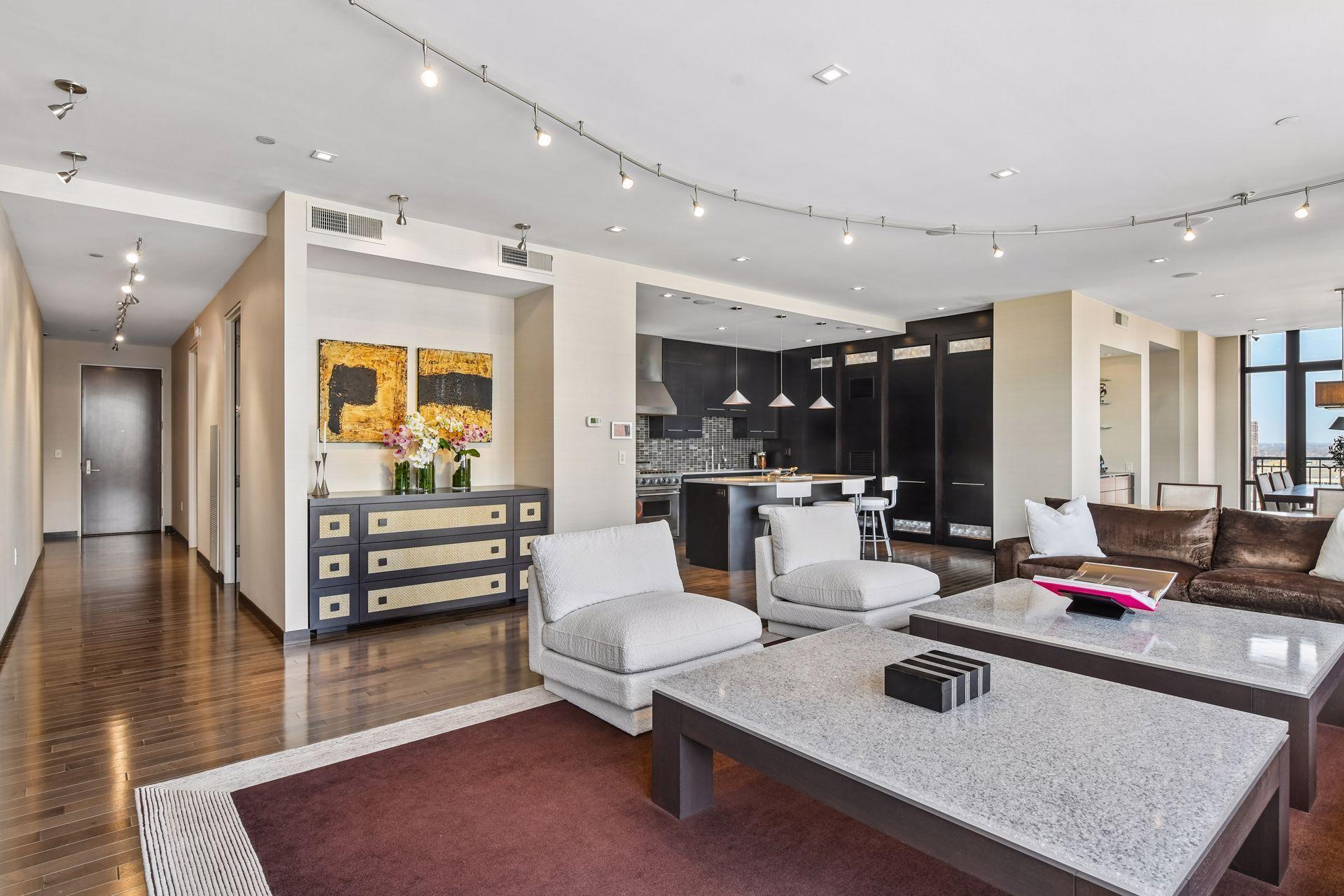 201 S 11th Street Unit: 1120