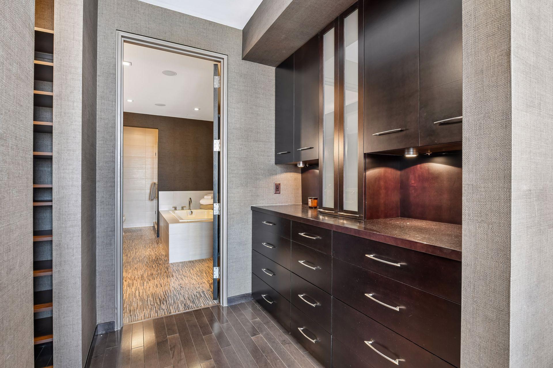 201 S 11th Street Unit: 1120