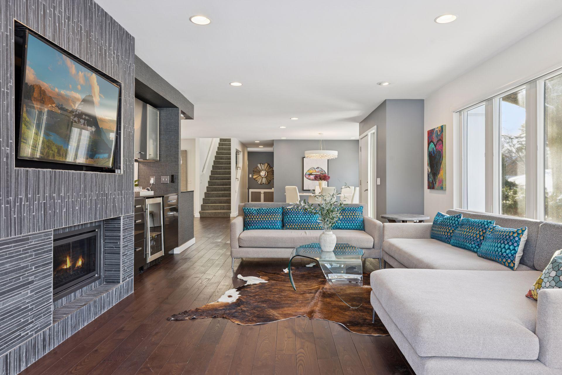 2701 Glenhurst Avenue