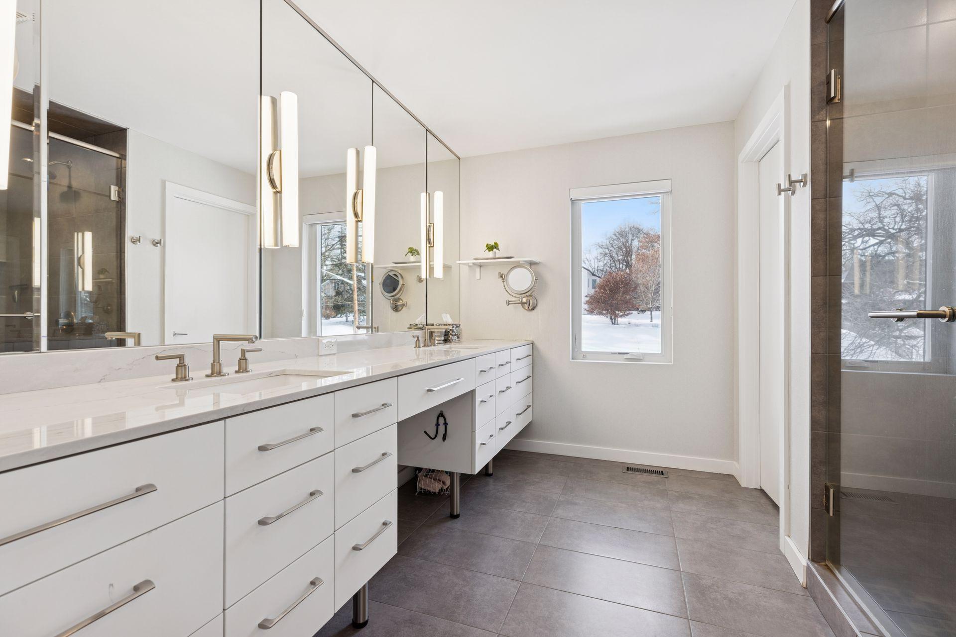 2701 Glenhurst Avenue