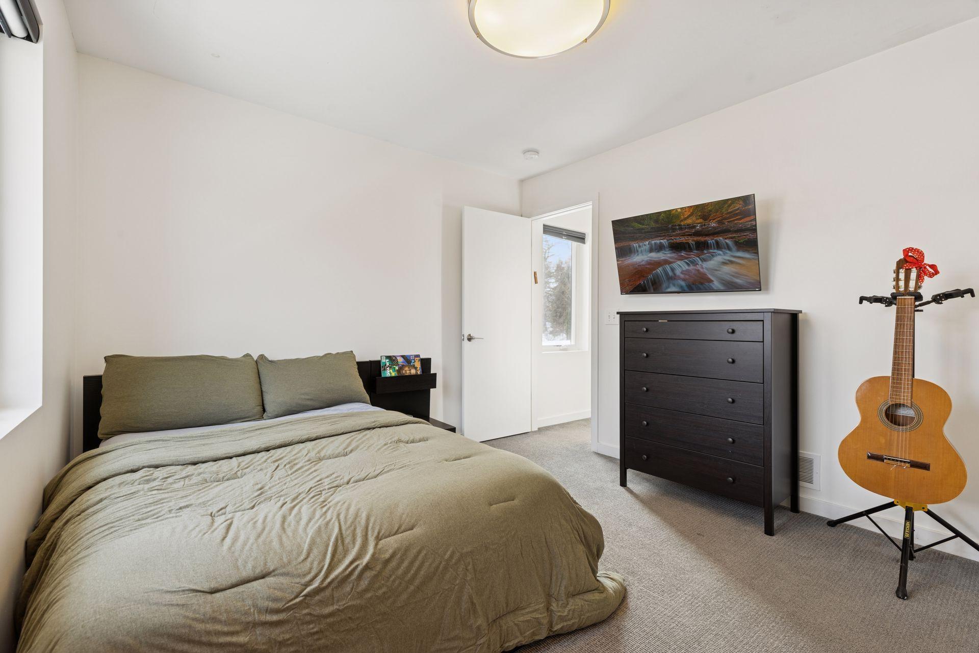 2701 Glenhurst Avenue