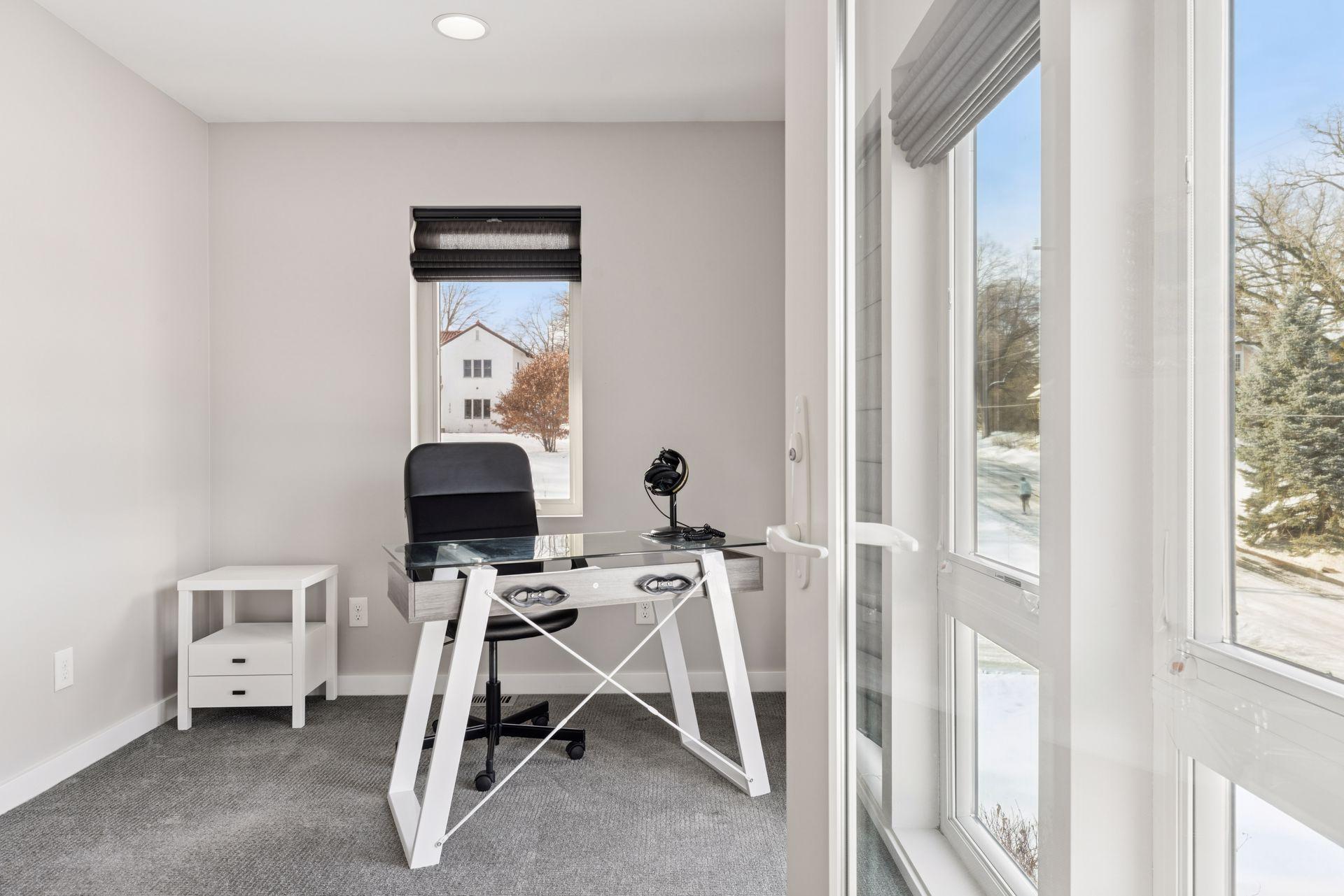 2701 Glenhurst Avenue