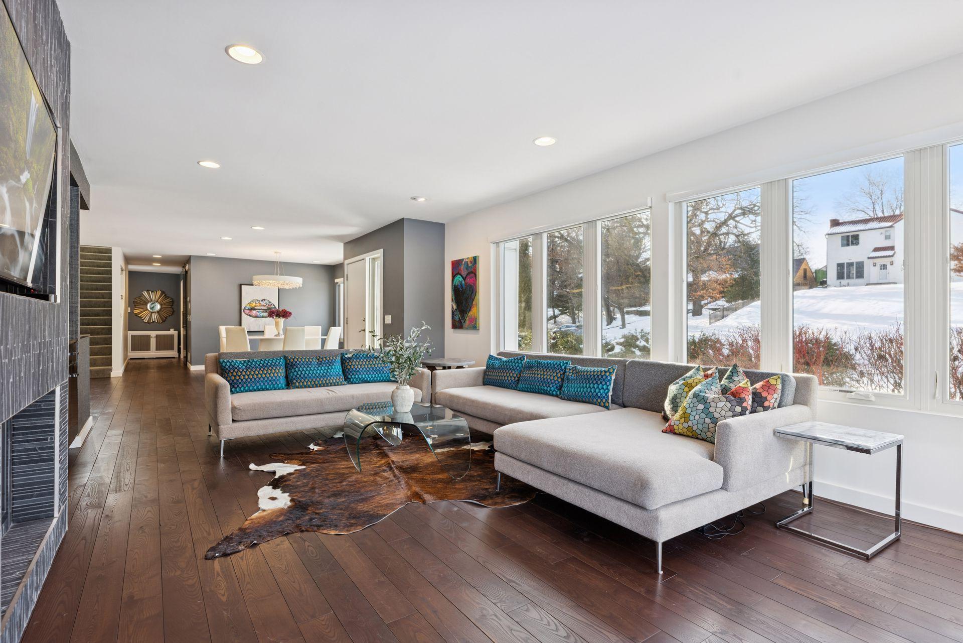 2701 Glenhurst Avenue