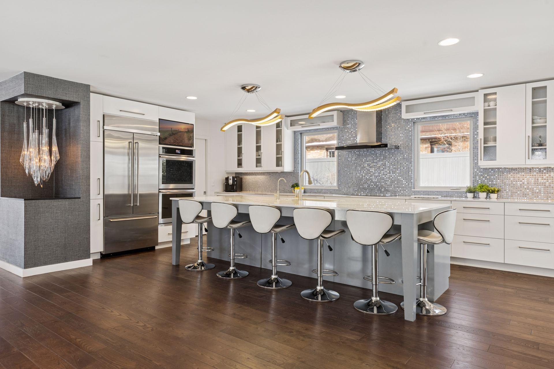 2701 Glenhurst Avenue