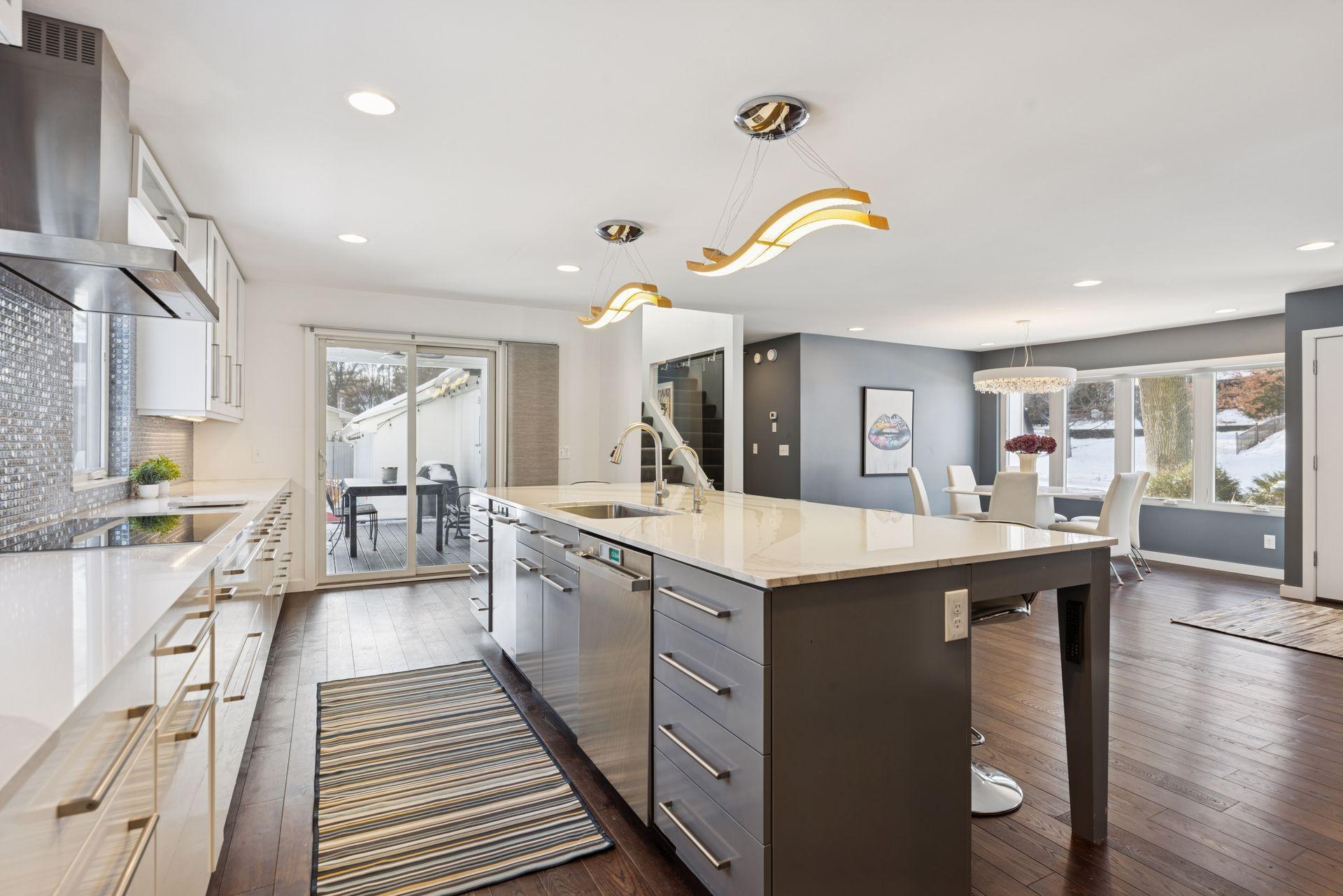 2701 Glenhurst Avenue