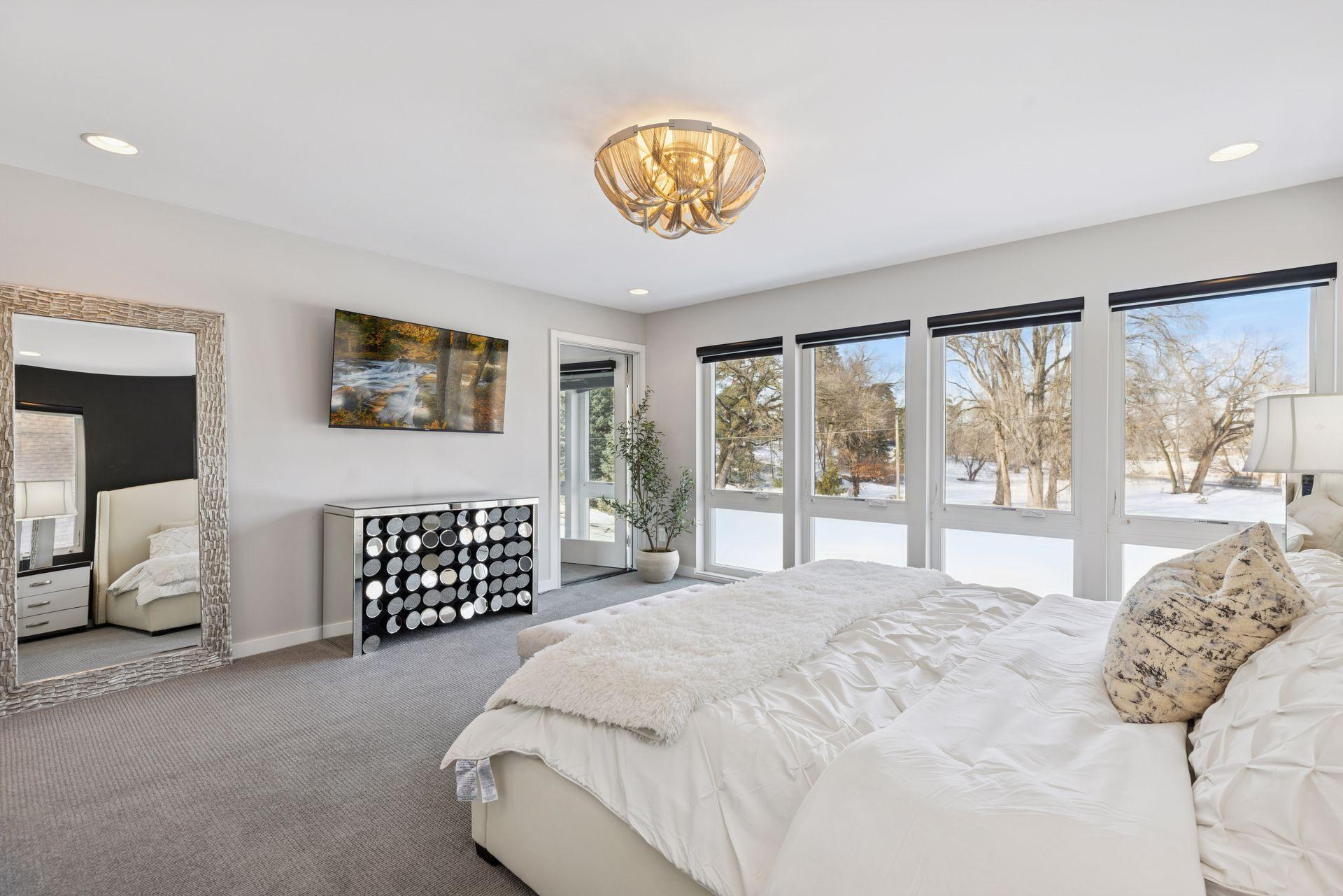 2701 Glenhurst Avenue