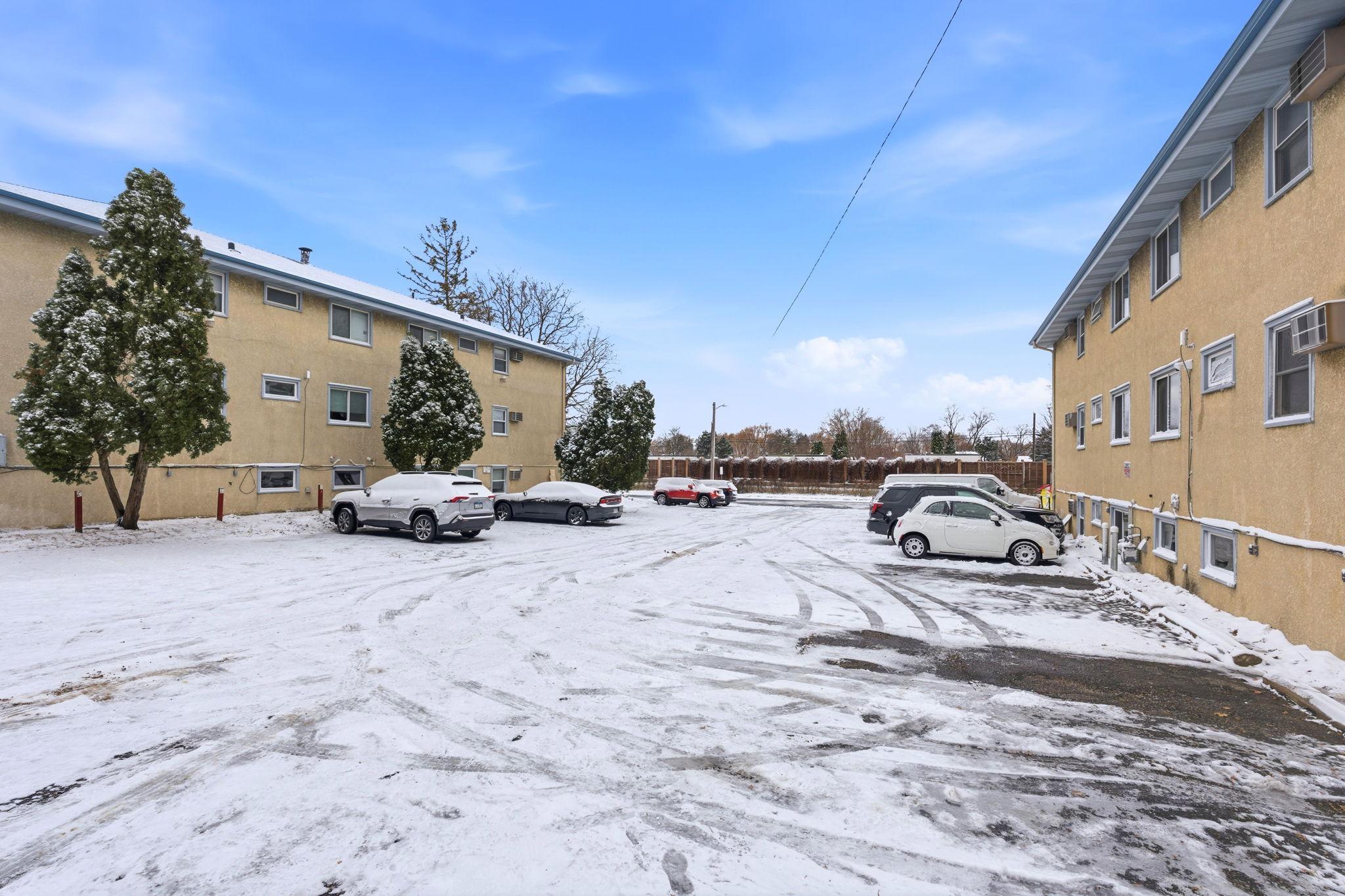 4927 & 4935 University Avenue NE