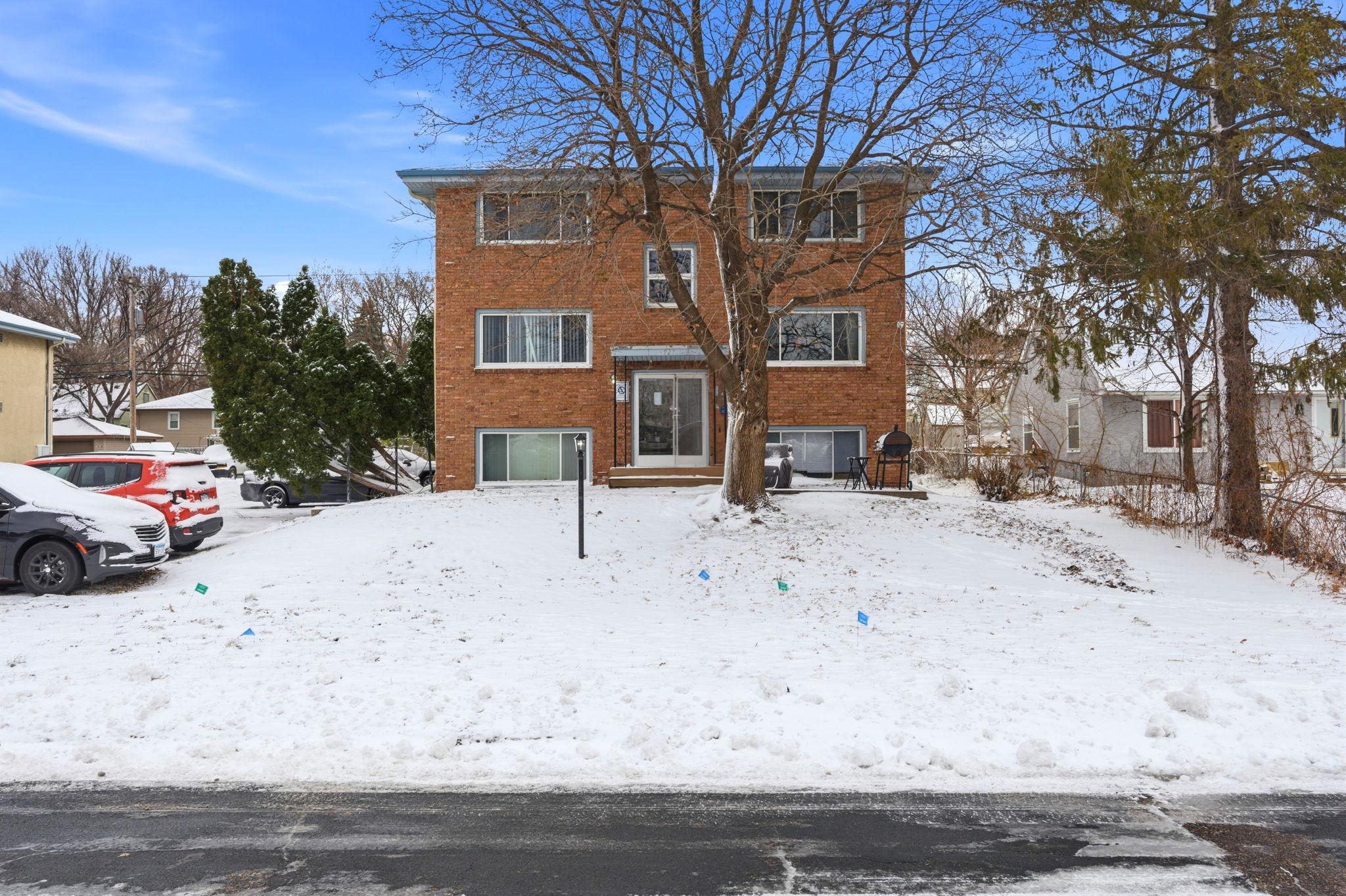 4927 & 4935 University Avenue NE