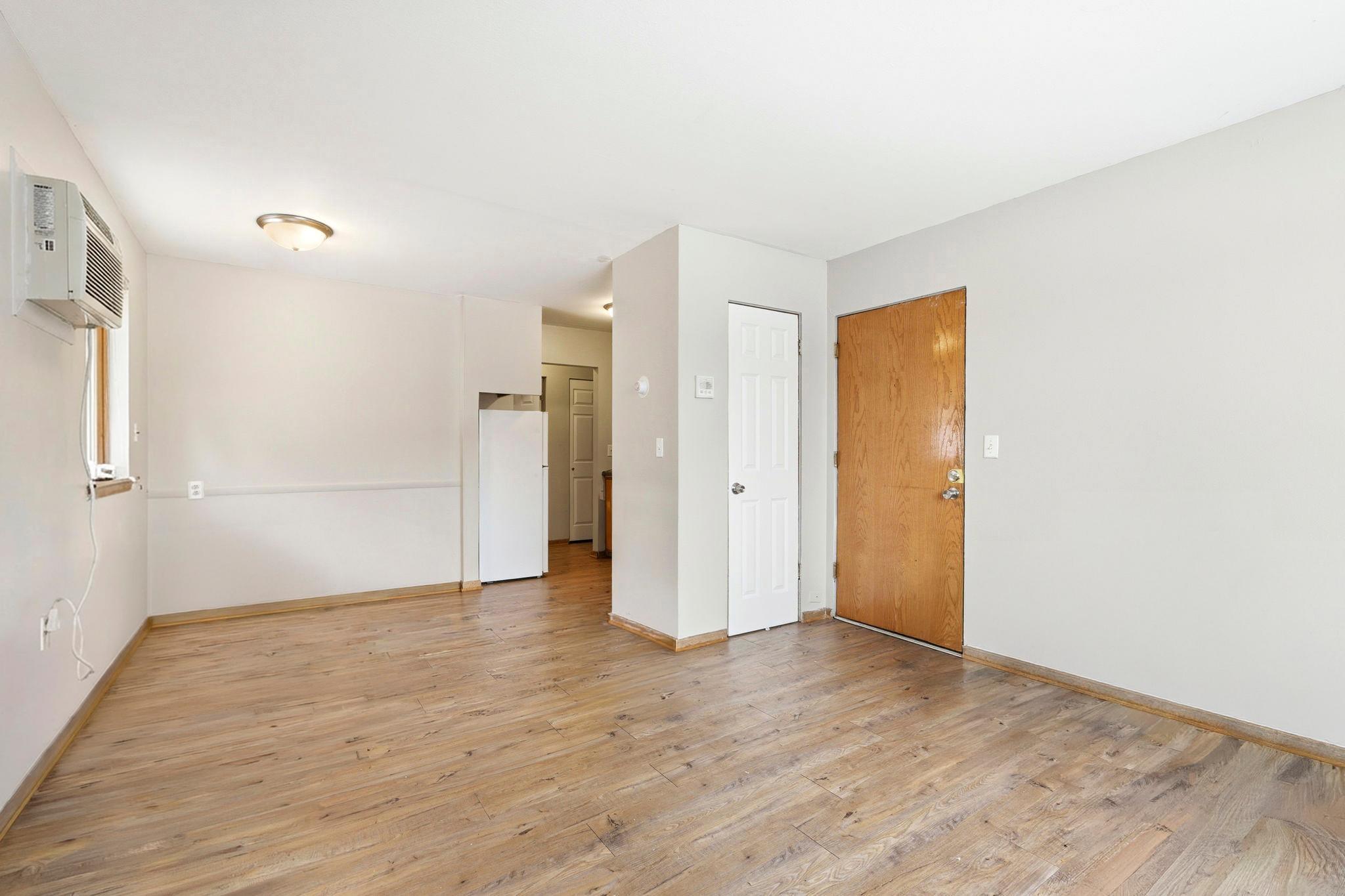 4927 & 4935 University Avenue NE