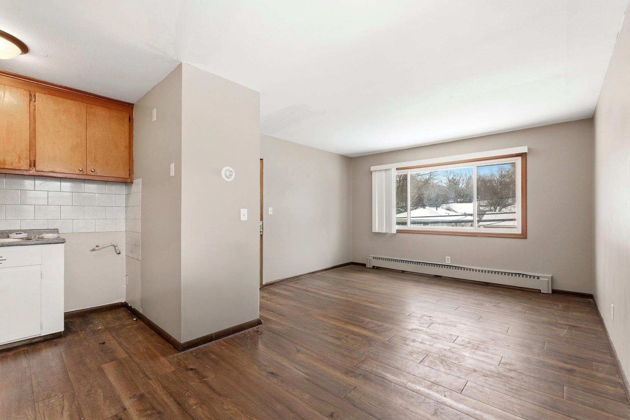 4927 & 4935 University Avenue NE