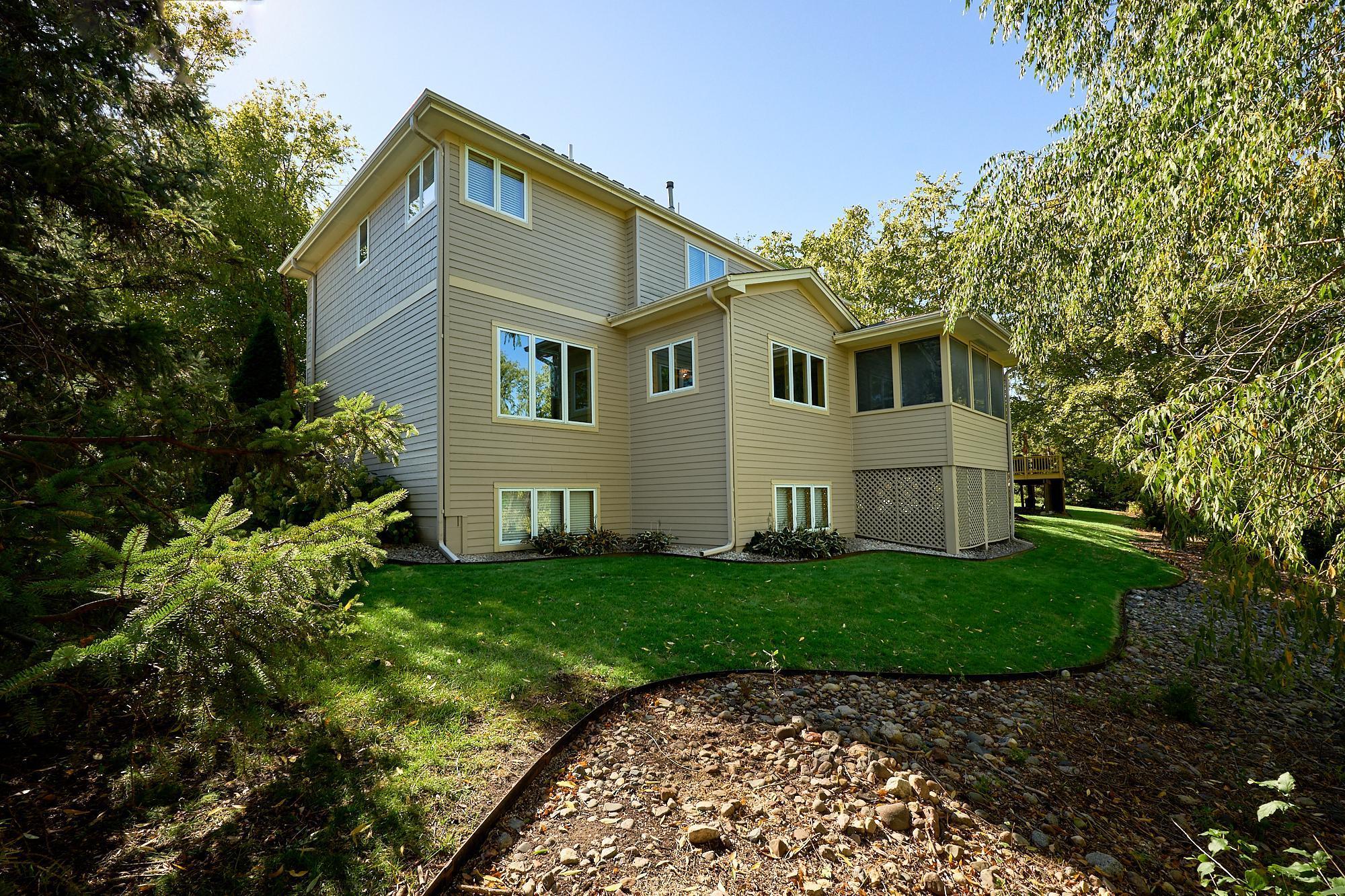 18426 Magenta Bay