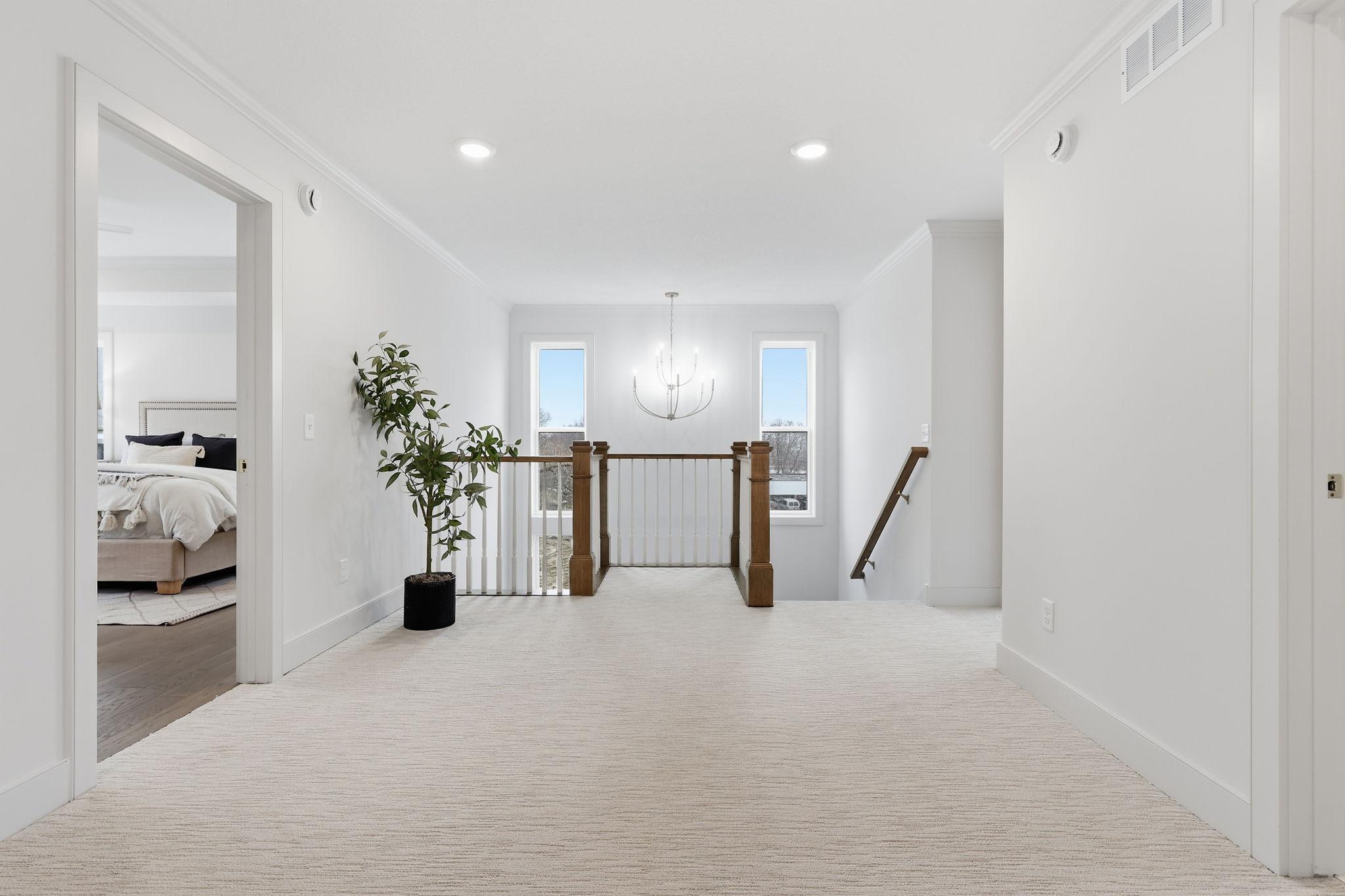 380 Laurel Curve