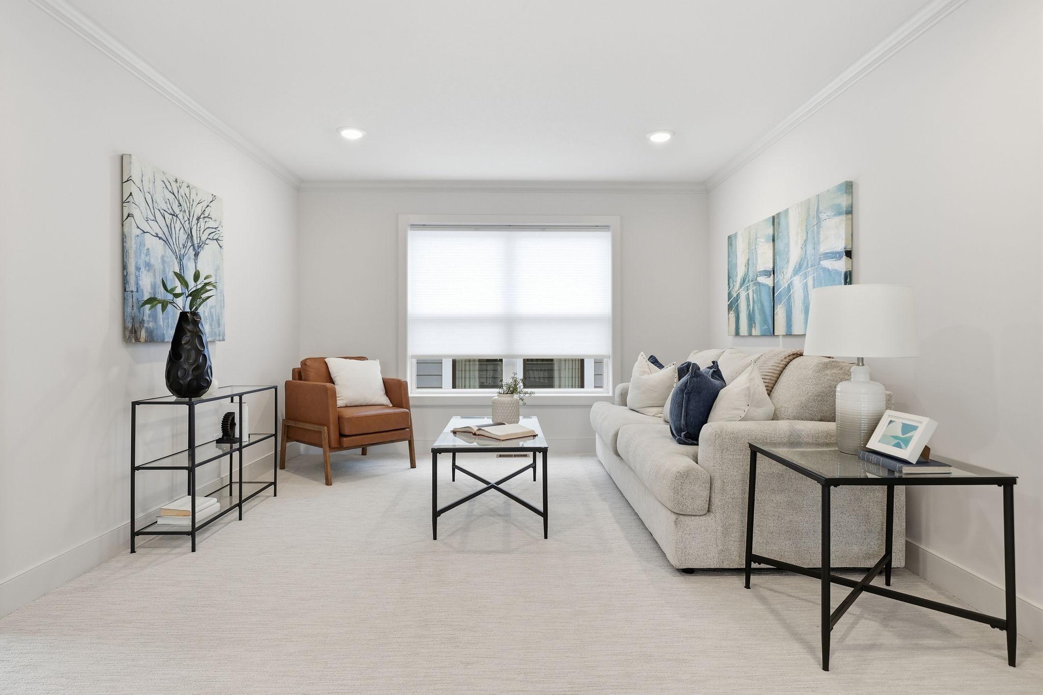 380 Laurel Curve