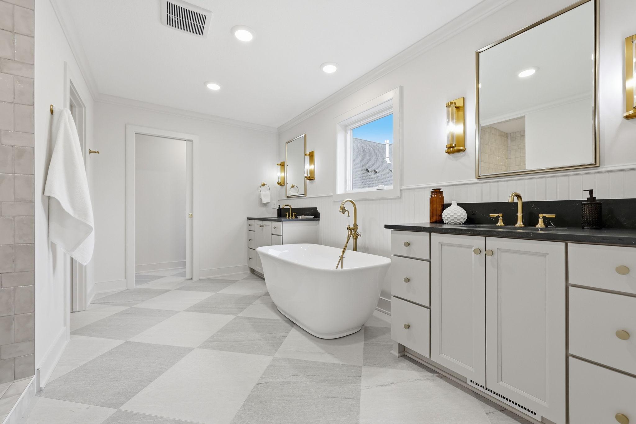 380 Laurel Curve