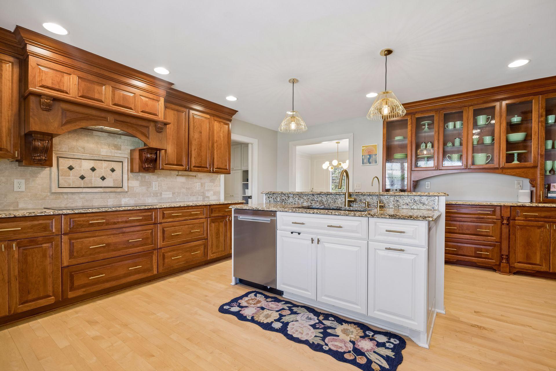 7015 Lanham Lane