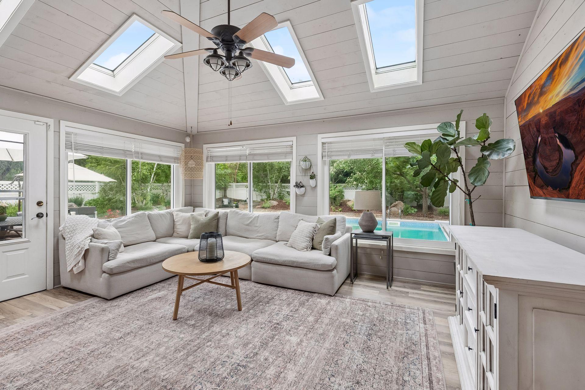 1917 Dixon Drive