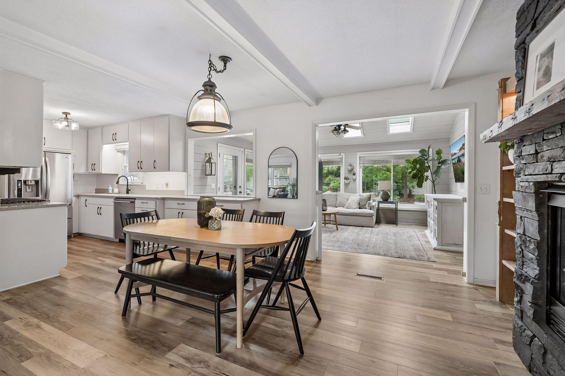 1917 Dixon Drive