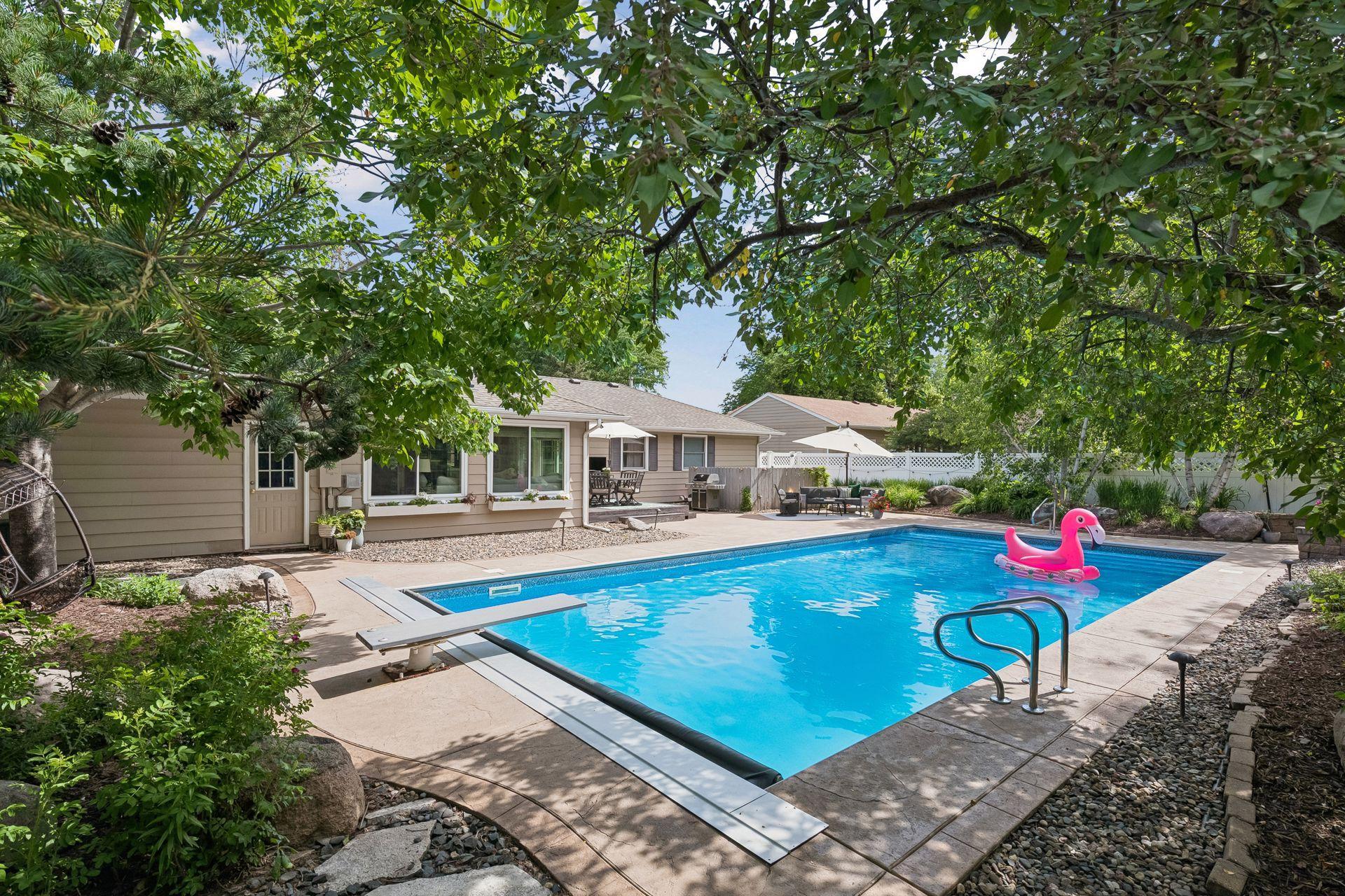 1917 Dixon Drive