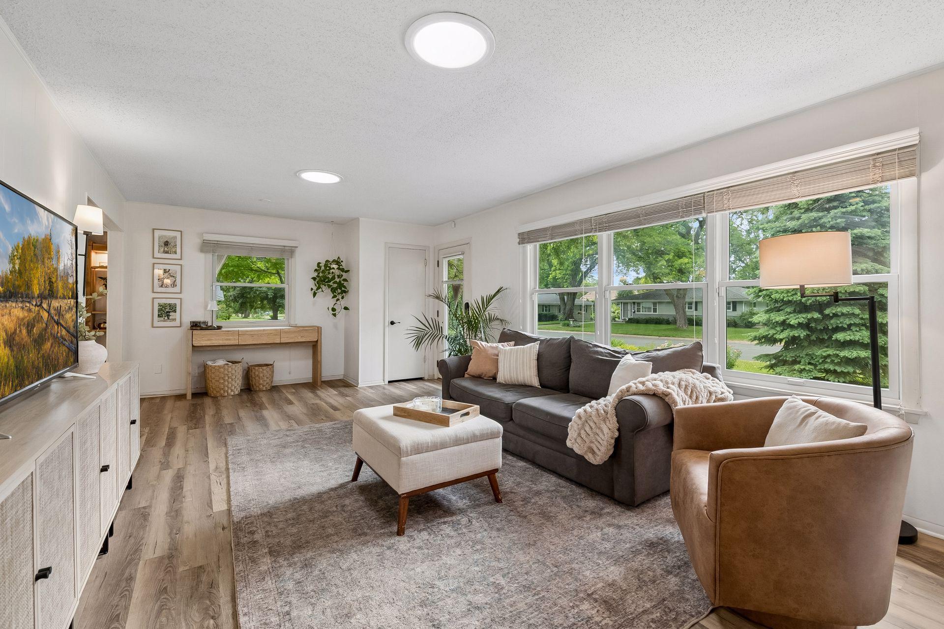 1917 Dixon Drive