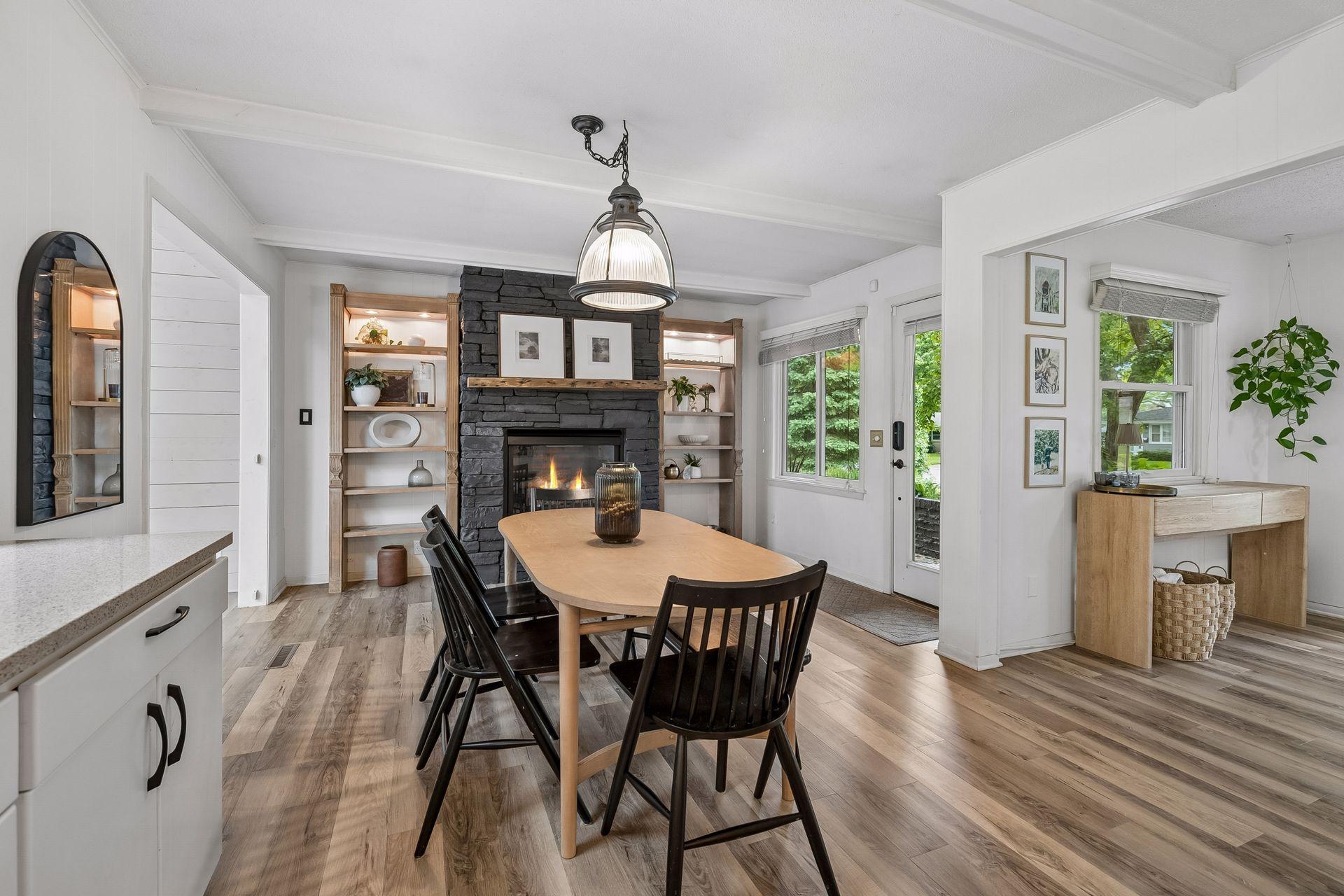 1917 Dixon Drive
