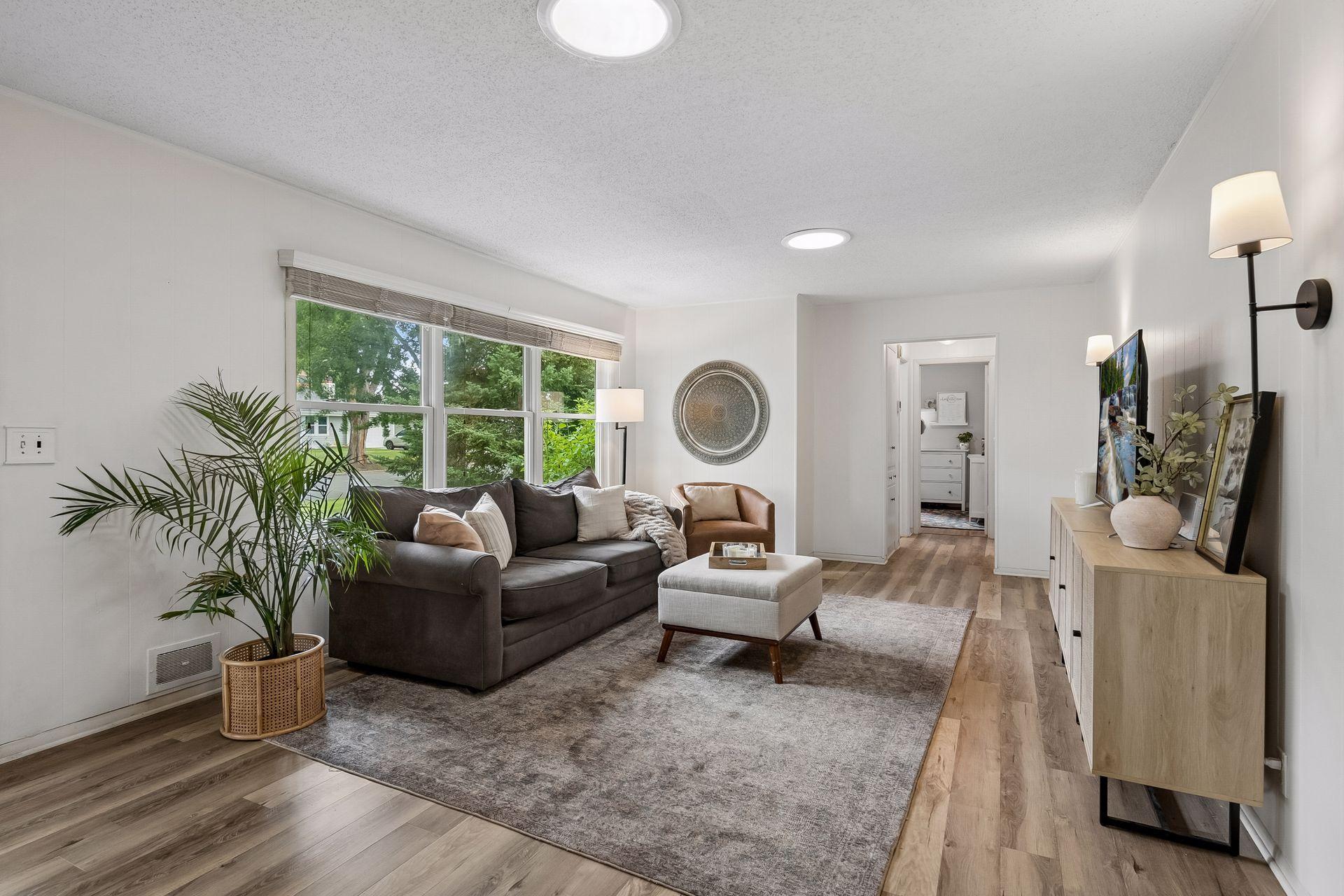 1917 Dixon Drive